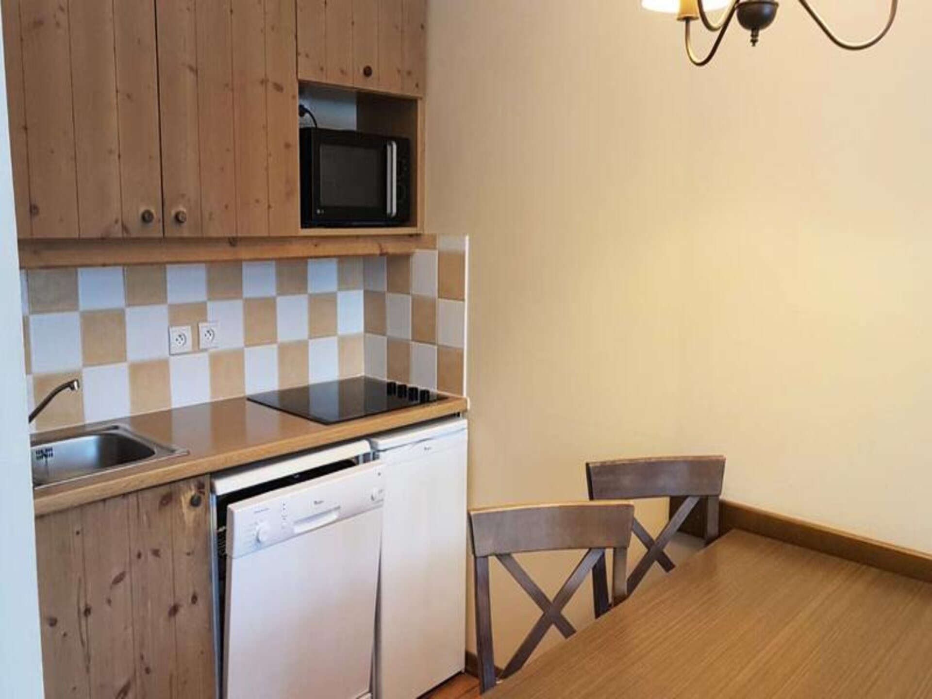 Appartement in Vars met ski-in/ski-out, zwembad en balkon voor 4 personen - foto 11