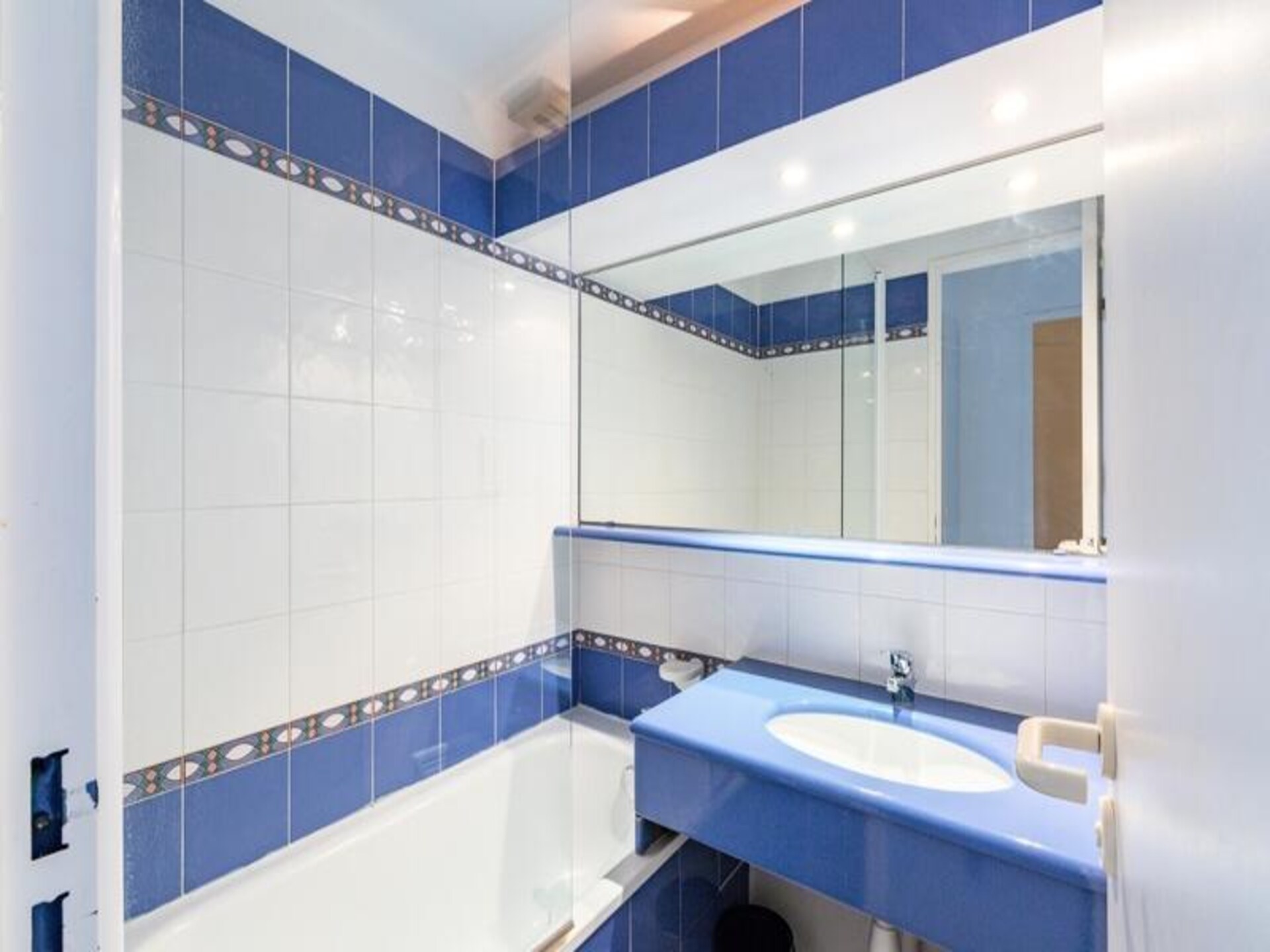 Zonovergoten appartement op de Rivièra met panoramisch zeezicht voor 8 personen - foto 24