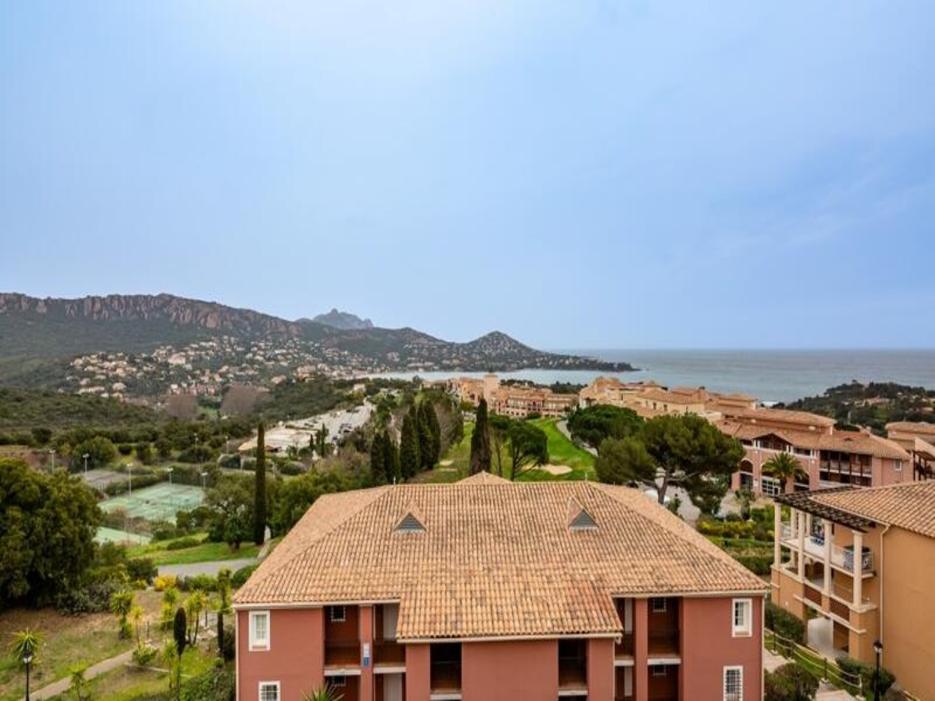 Zonovergoten appartement op de Rivièra met panoramisch zeezicht voor 8 personen - foto 27