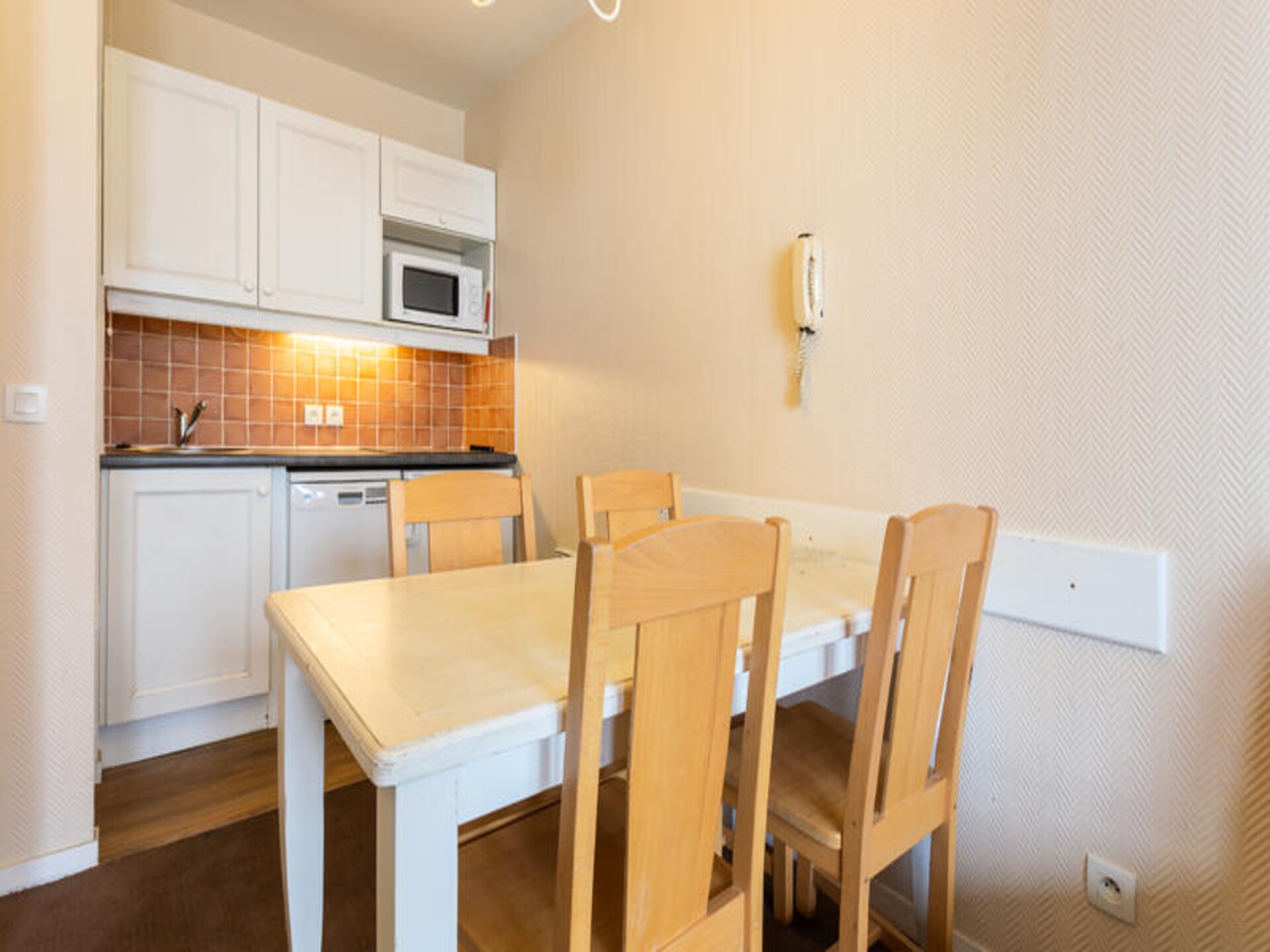 Zonnig appartement op de piste in Valmeinier 1800 met zwembad en uitzicht - foto 15