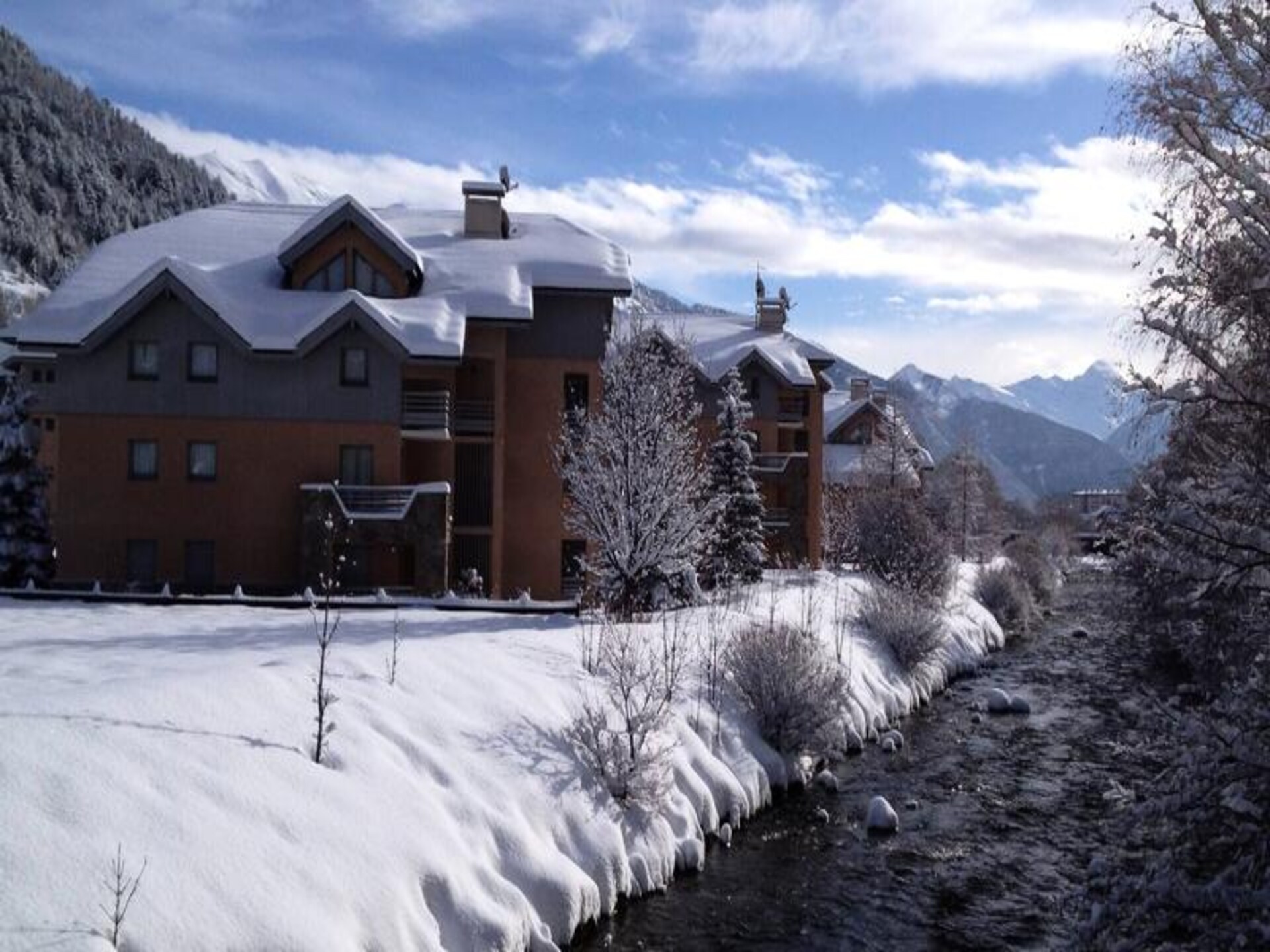 Rustiek appartement voor 8 aan de Alpenrivier, 300m van de Pontillas-lift - foto 1