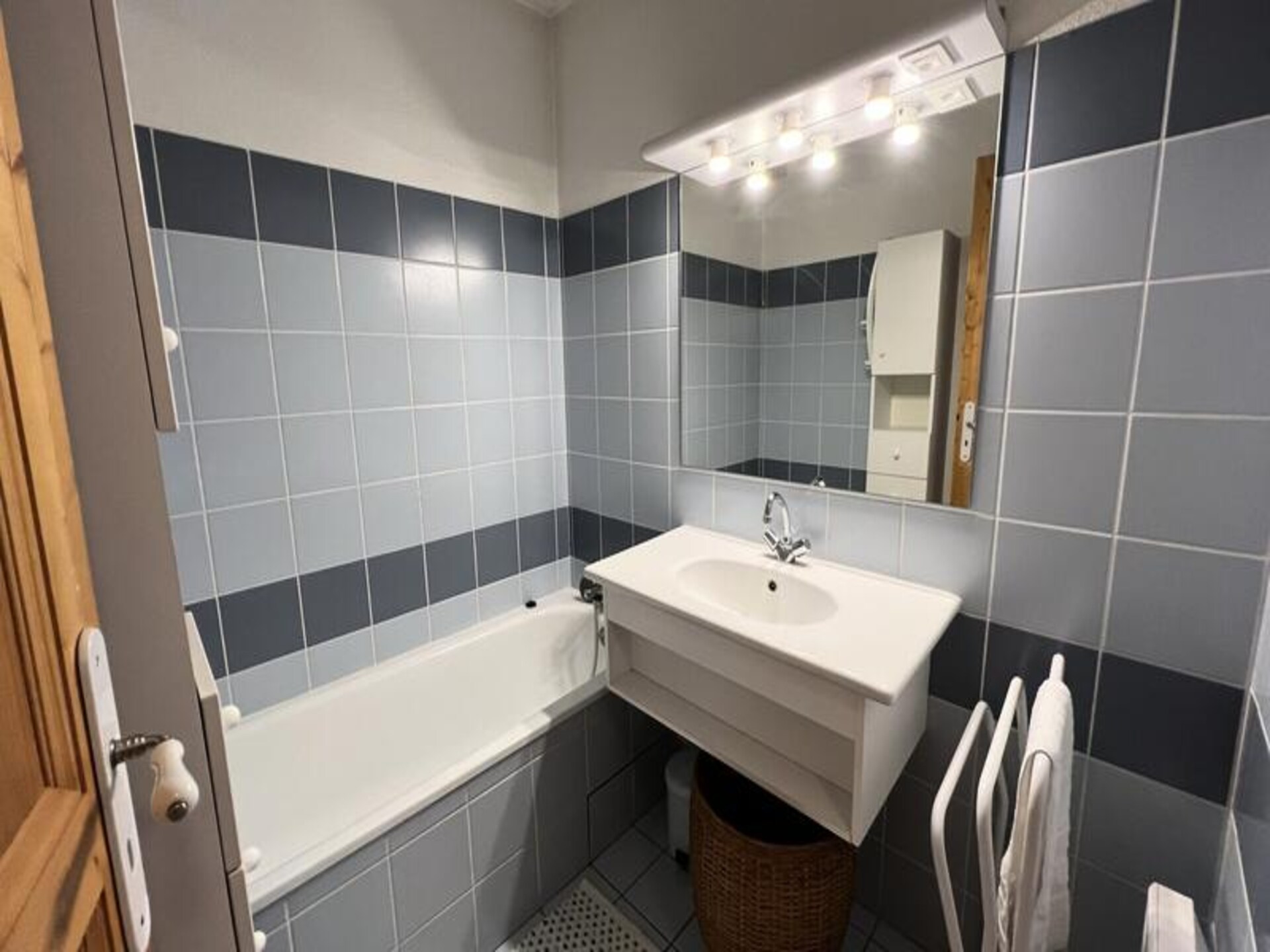 Rustiek appartement voor 8 aan de Alpenrivier, 300m van de Pontillas-lift - foto 14