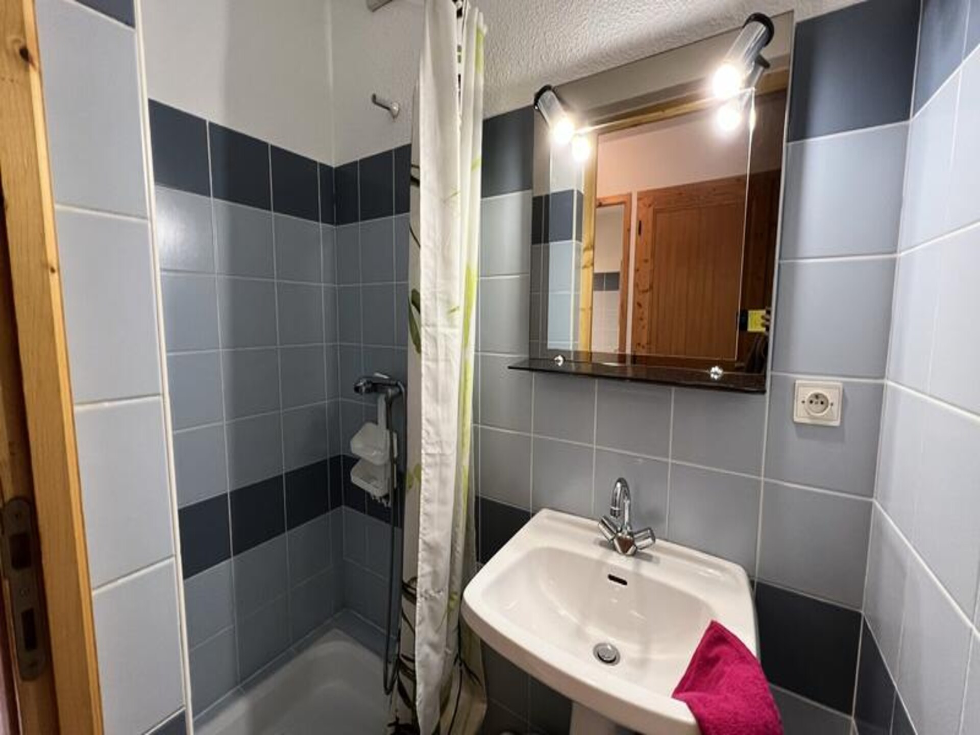 Rustiek appartement voor 8 aan de Alpenrivier, 300m van de Pontillas-lift - foto 15