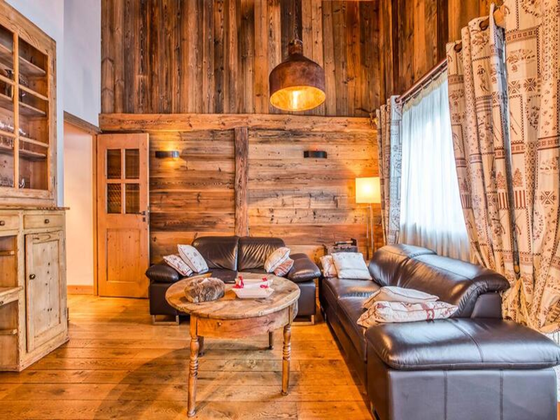 Luxueus appartement in hartje Courchevel 1850 met balkon en skiberging - foto 4