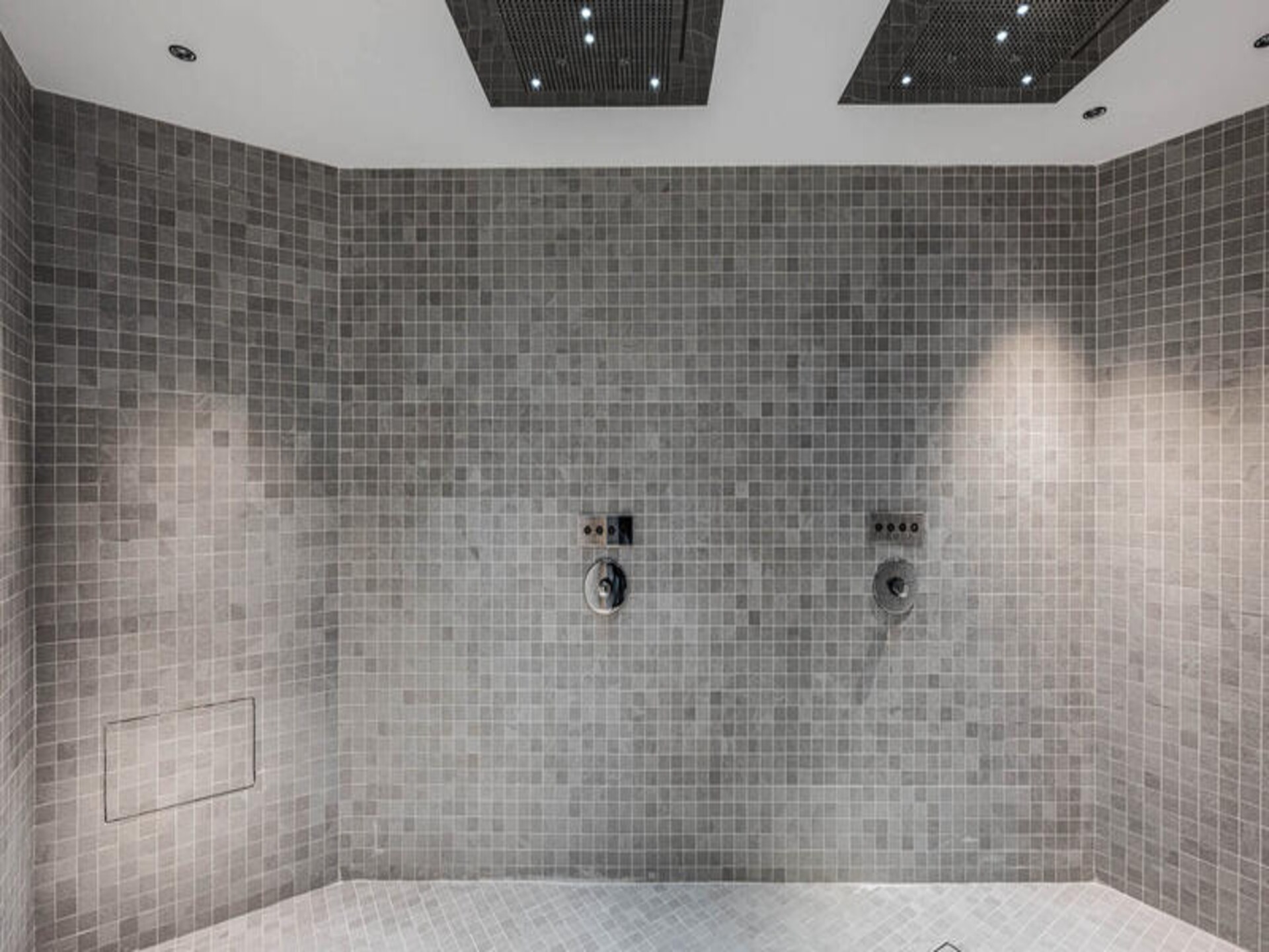 Luxe appartement 8p in Courchevel 1850 met spa, zwembad en balkon - foto 9