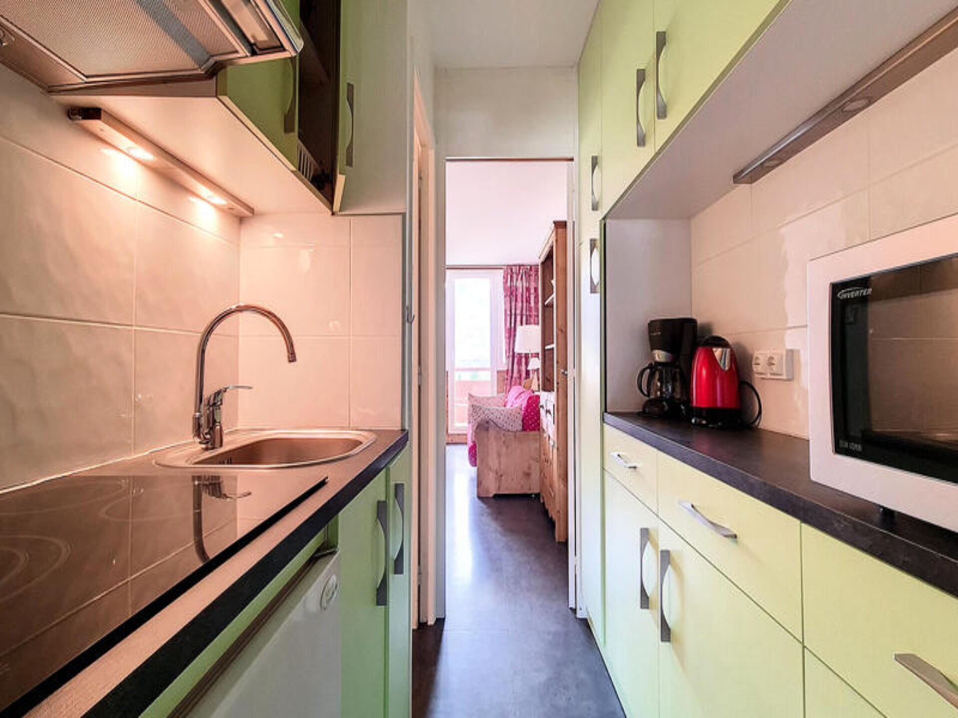 Knus vernieuwd appartement op de piste in Les Menuires met zuidbalkon - foto 11