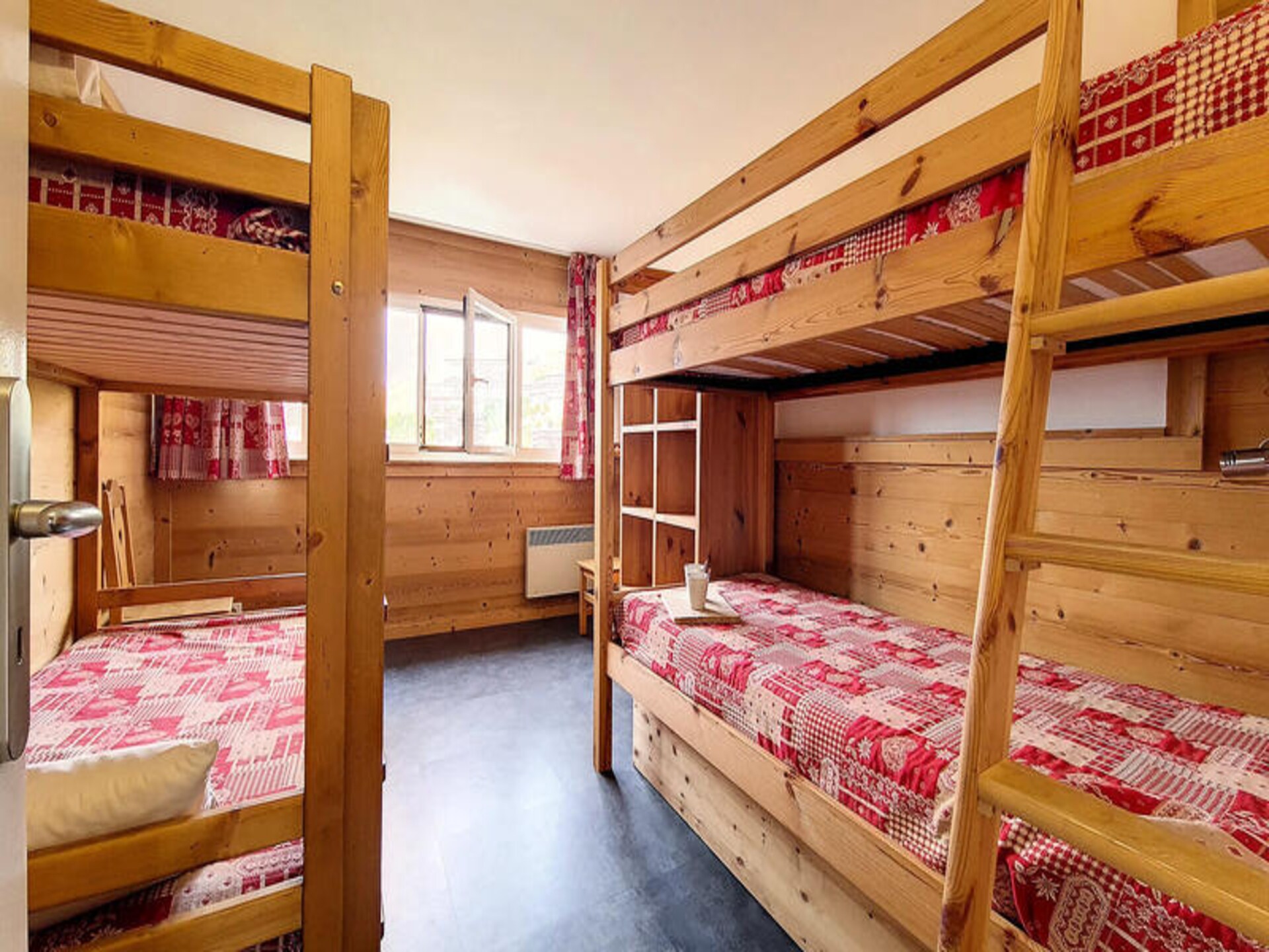 Knus vernieuwd appartement op de piste in Les Menuires met zuidbalkon - foto 13