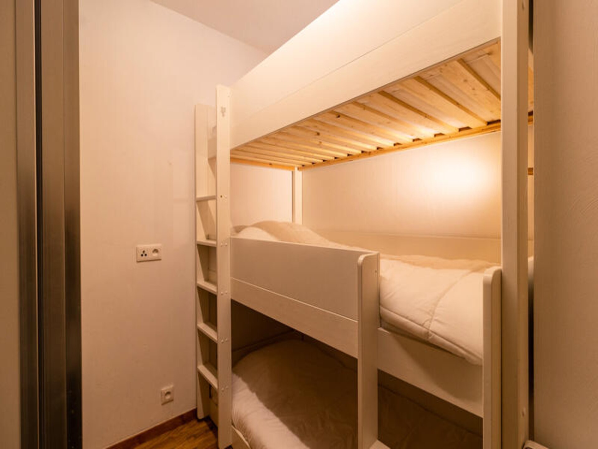 Appartement op 1800m in Les Orres, direct aan de piste met zwembad - foto 17