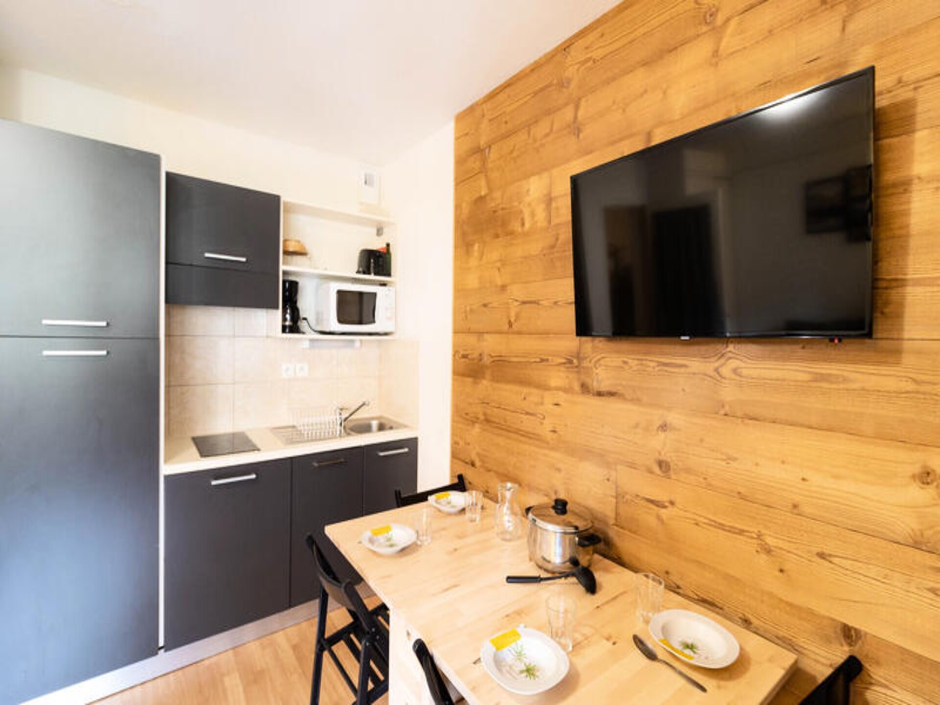 Studio-appartement op 1800m met balkon, zwembad en ski-in/ski-out in Les Orres - foto 2