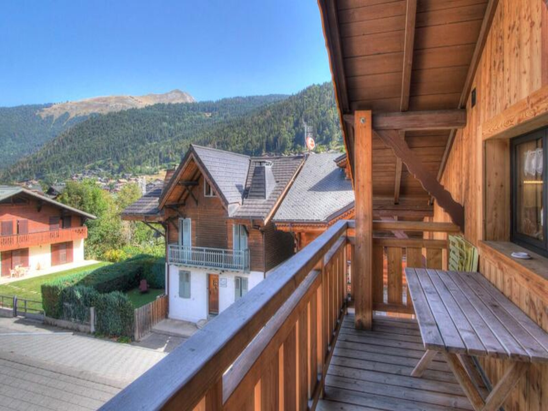 Authentiek 6-persoons appartement met balkon en uitzicht op de pistes in Morzine - foto 17