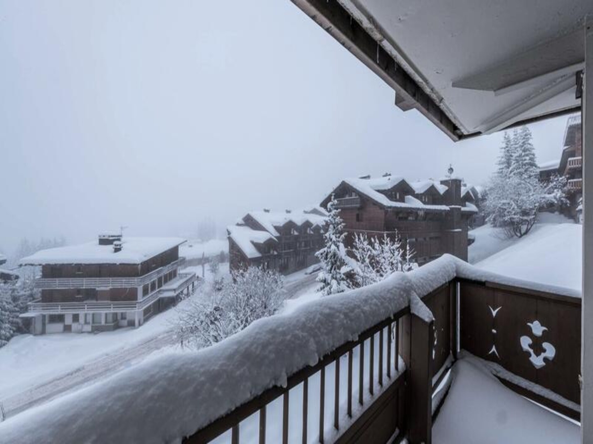 Luxueus ski-in/ski-out appartement in Courchevel 1850 met panoramisch resortzicht - foto 8