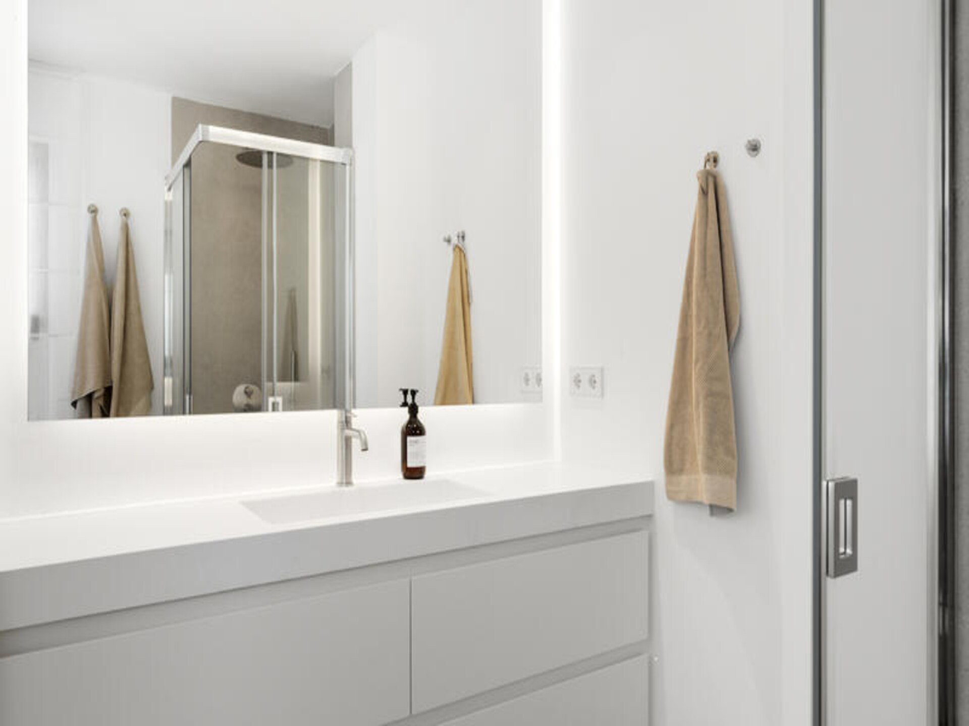 Luxe strandappartement in Marbella met privézwembad, op 5 minuten van het strand - foto 45