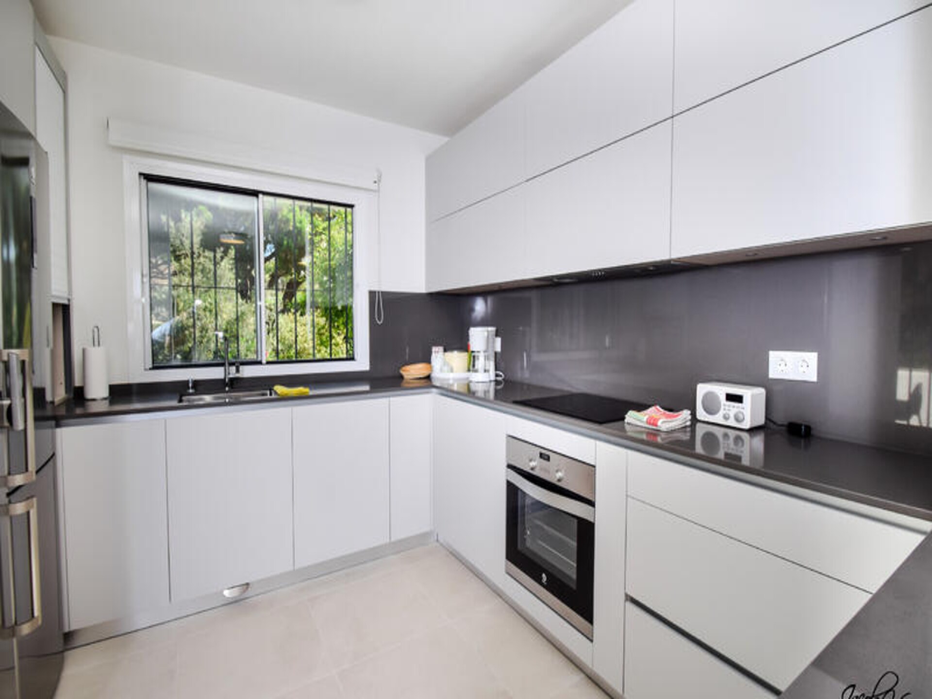 Zonovergoten appartement met privézwembad en tuin nabij Marbella - foto 9