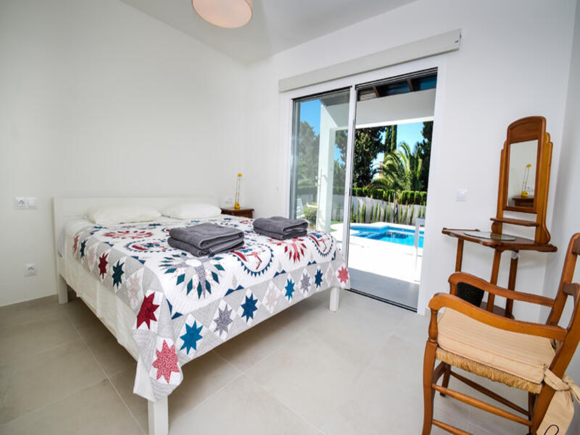 Zonovergoten appartement met privézwembad en tuin nabij Marbella - foto 14