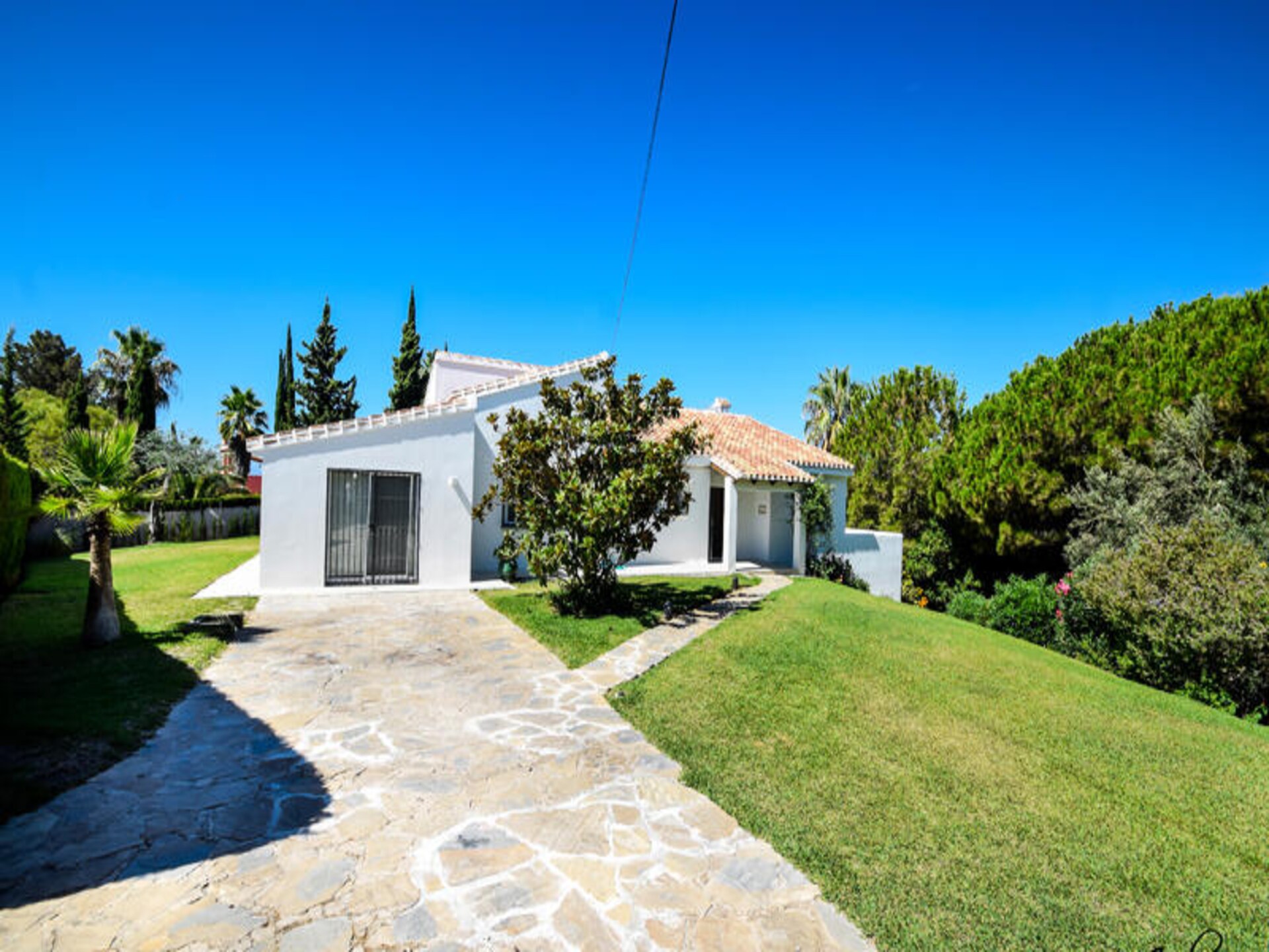 Zonovergoten appartement met privézwembad en tuin nabij Marbella - foto 25