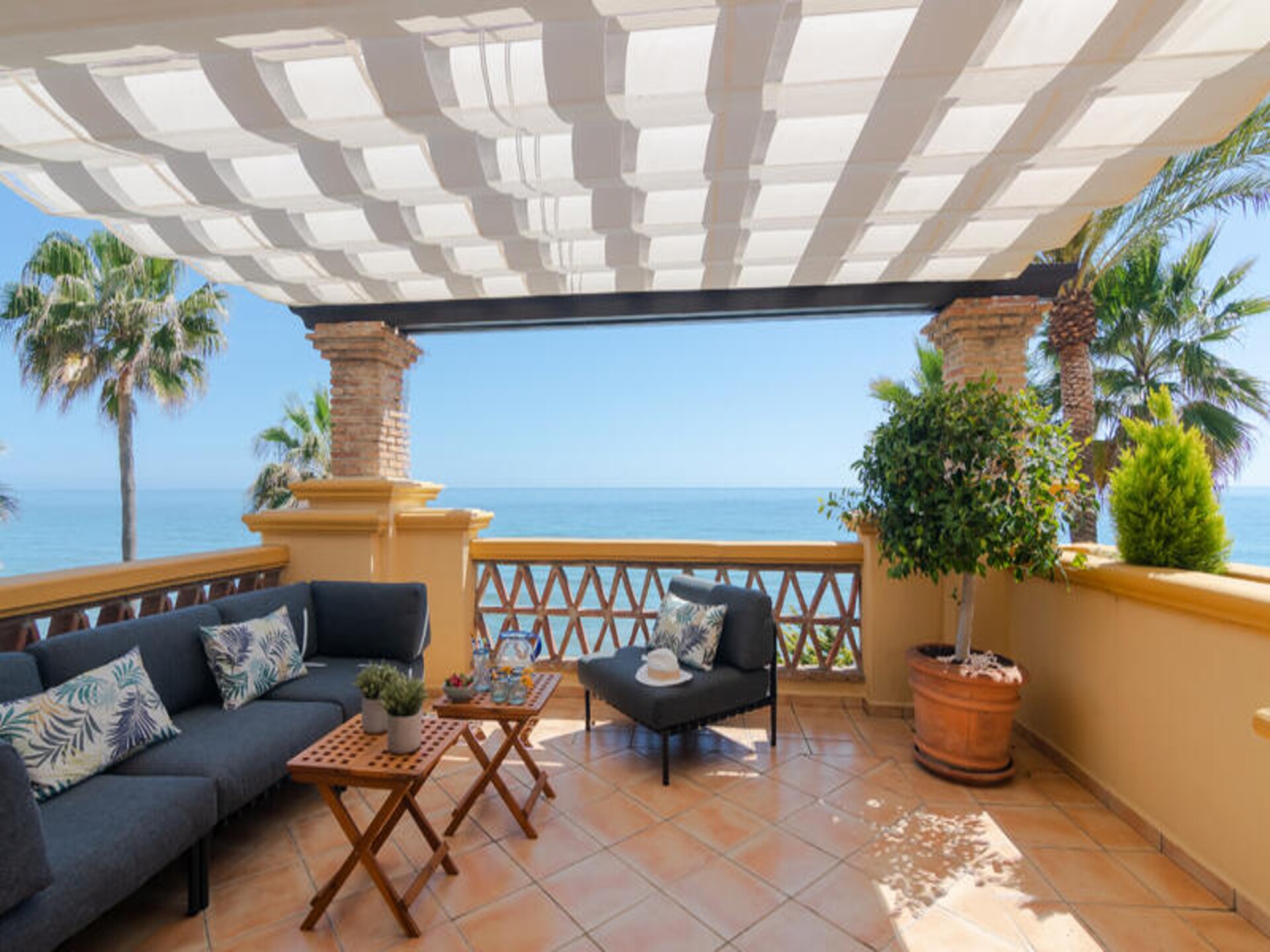 Luxe appartement aan zee met panoramisch uitzicht in Rio Real, Marbella - foto 1