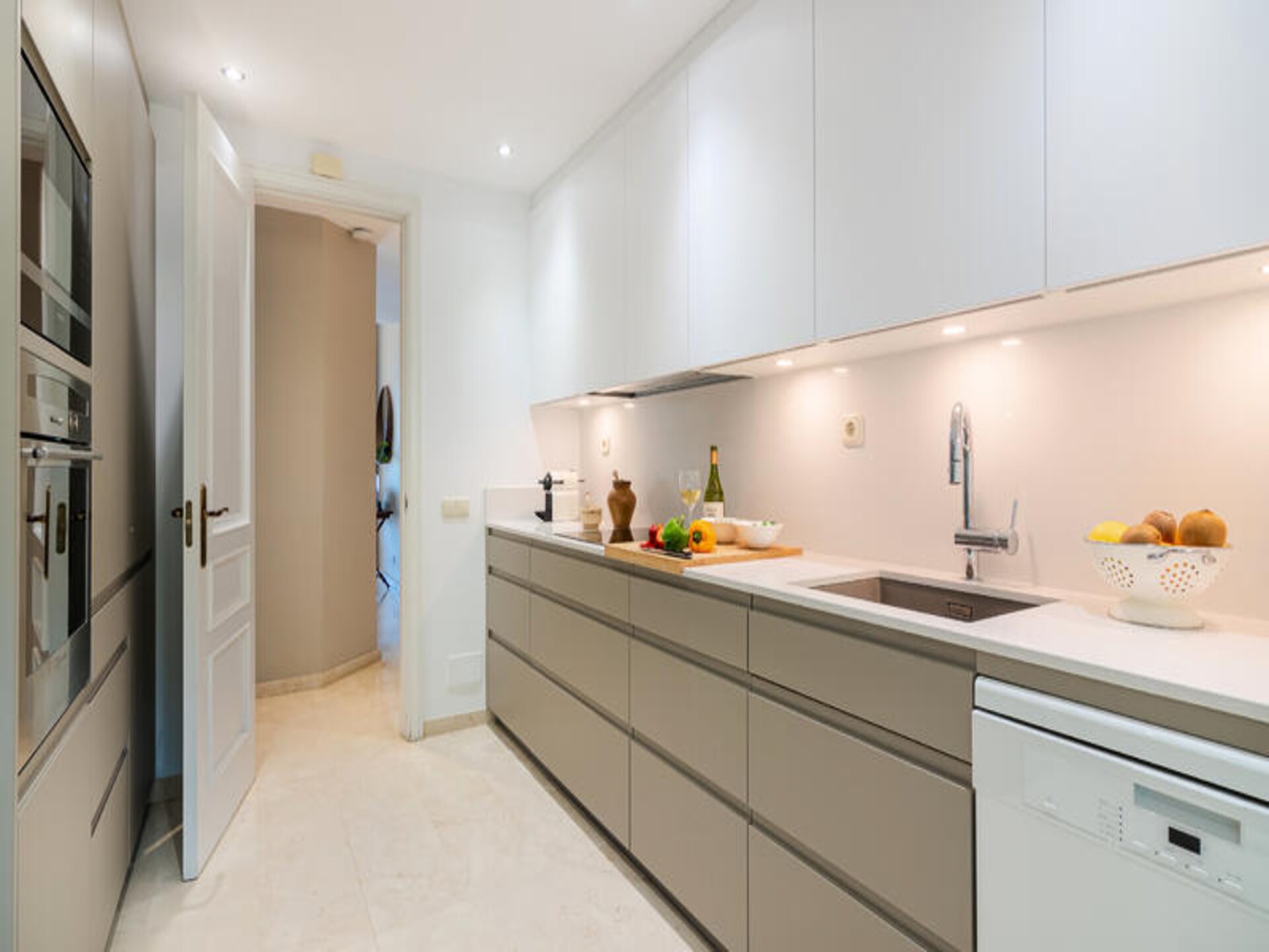 Luxe appartement aan zee met panoramisch uitzicht in Rio Real, Marbella - foto 12