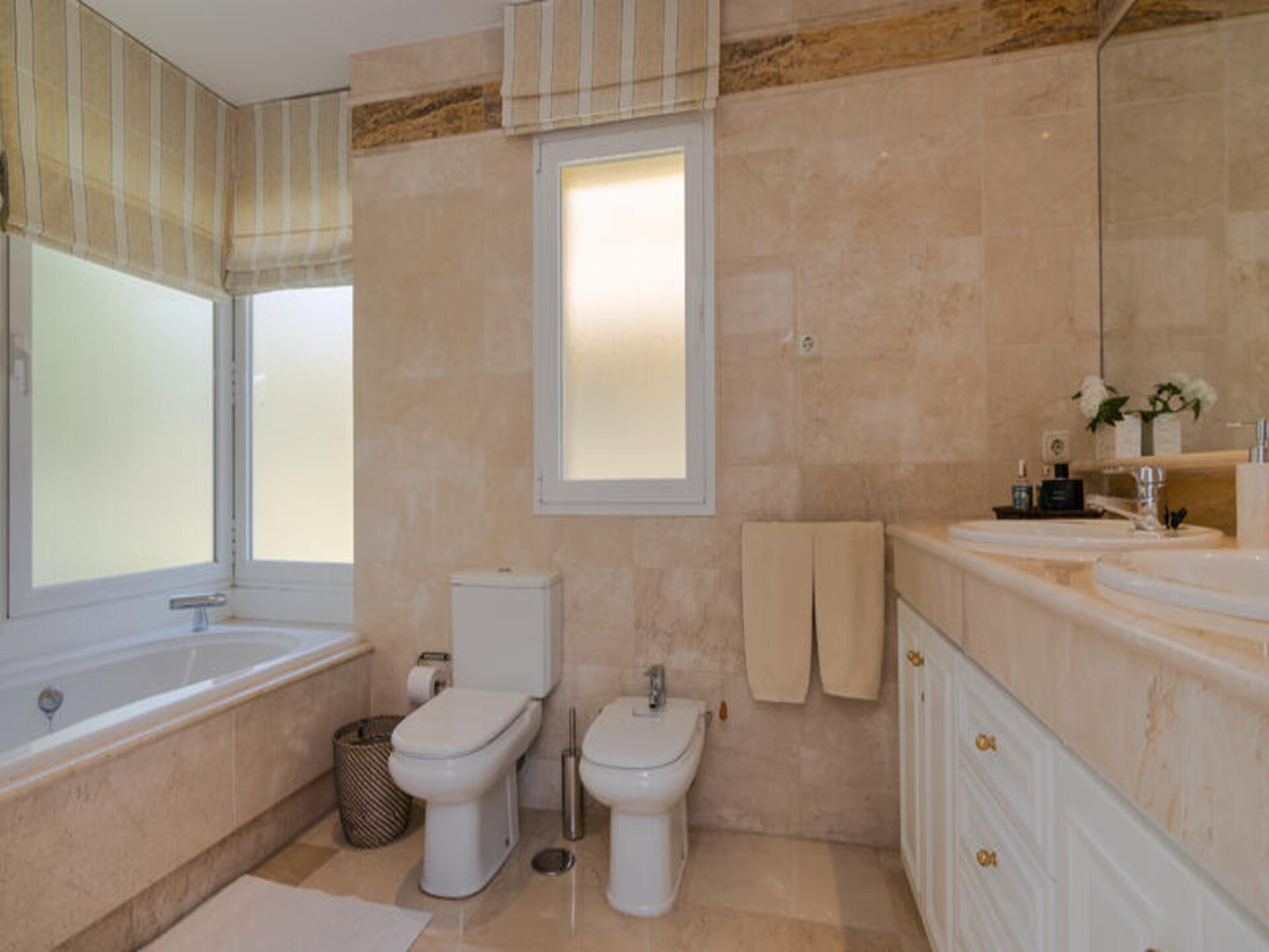 Luxe appartement aan zee met panoramisch uitzicht in Rio Real, Marbella - foto 17