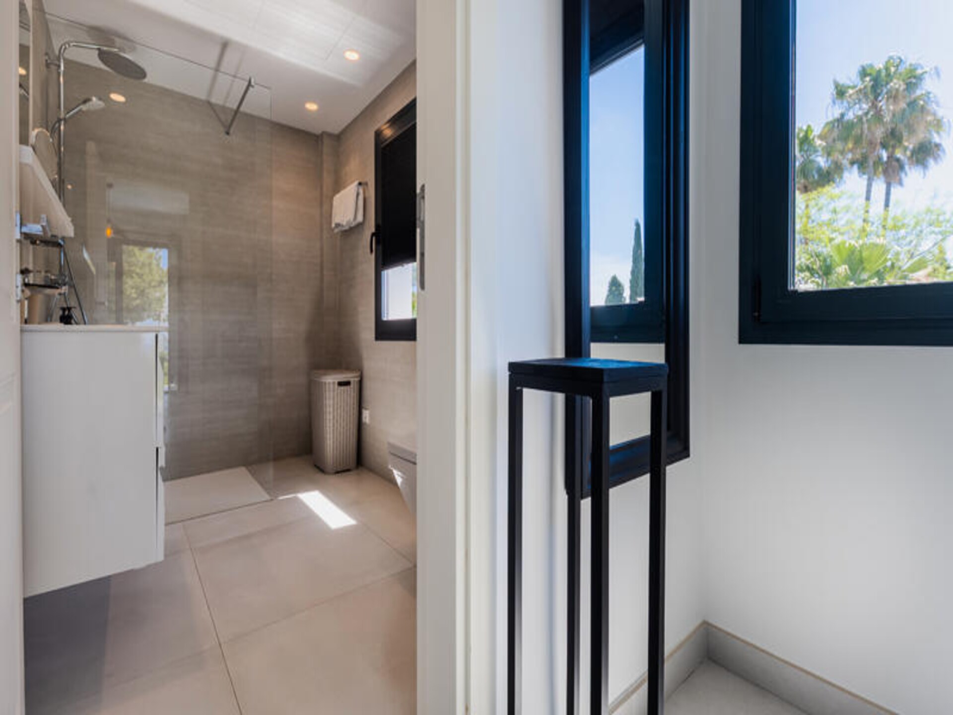 Luxe villa met zeezicht en zwembad in El Rosario, Marbella - foto 20