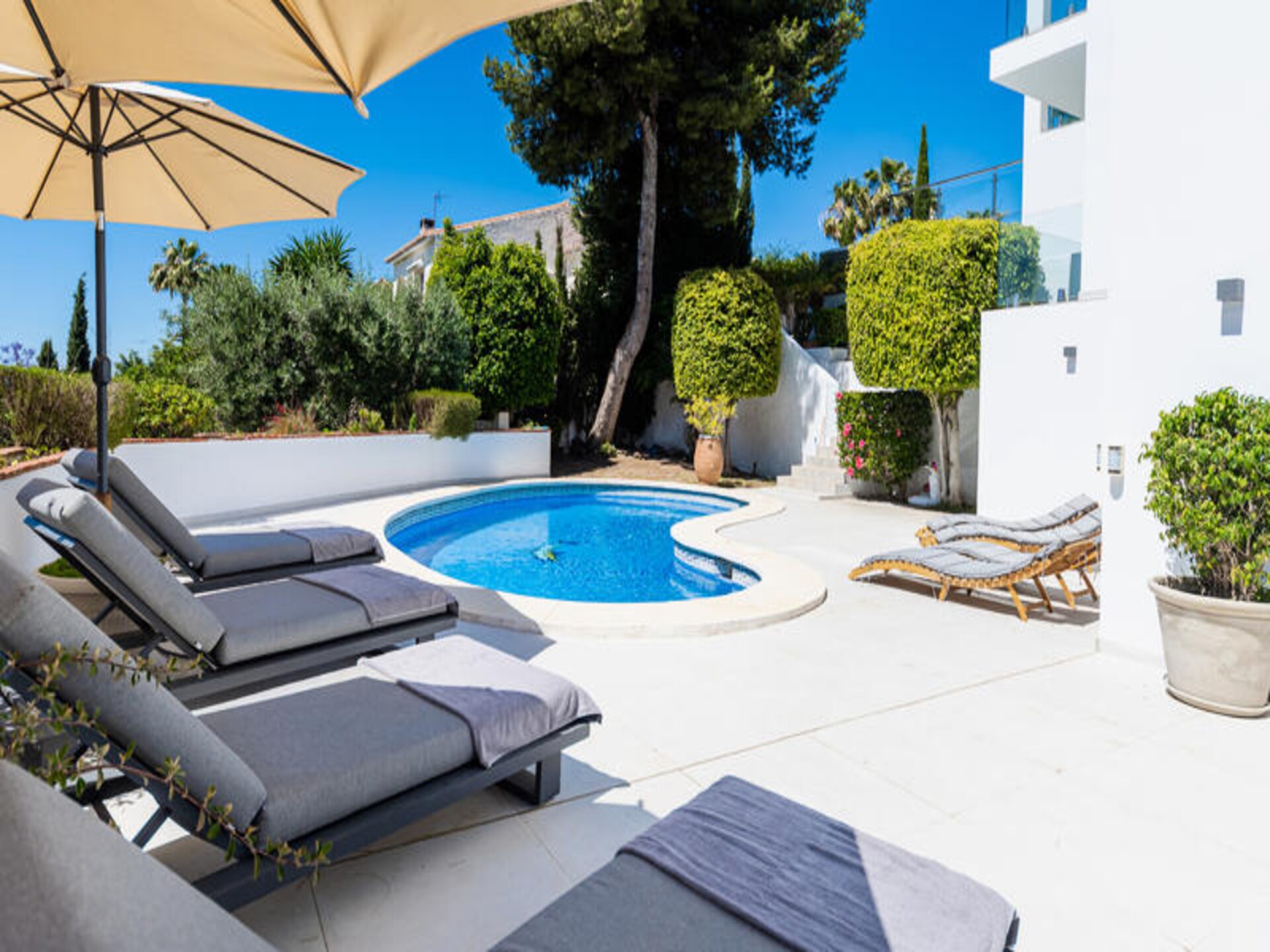 Luxe villa met zeezicht en zwembad in El Rosario, Marbella - foto 30
