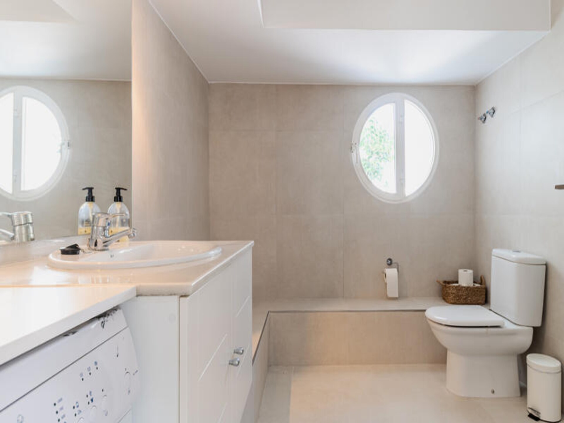 Luxe villa met zeezicht en zwembad in El Rosario, Marbella - foto 35
