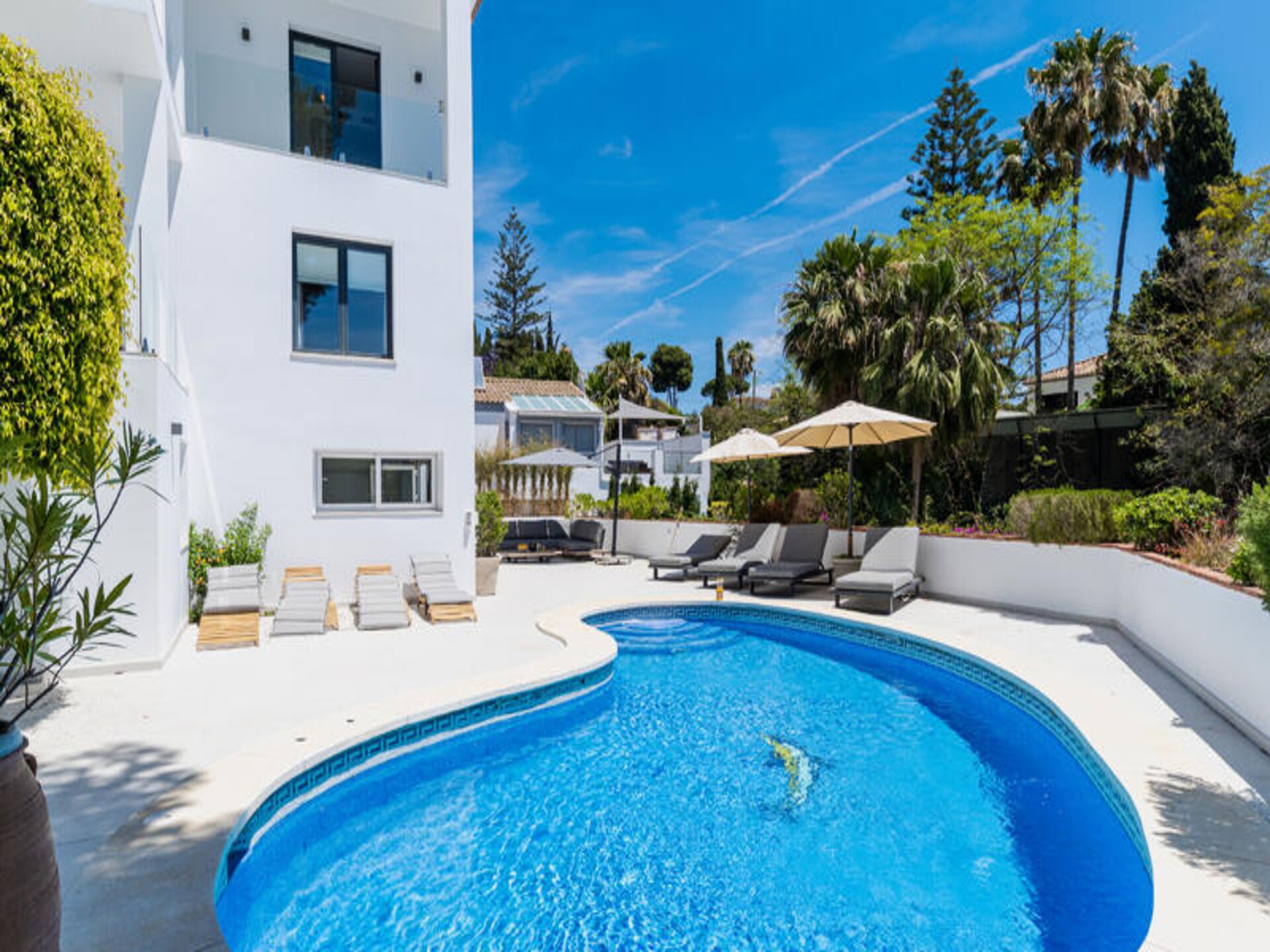 Luxe villa met zeezicht en zwembad in El Rosario, Marbella - foto 39