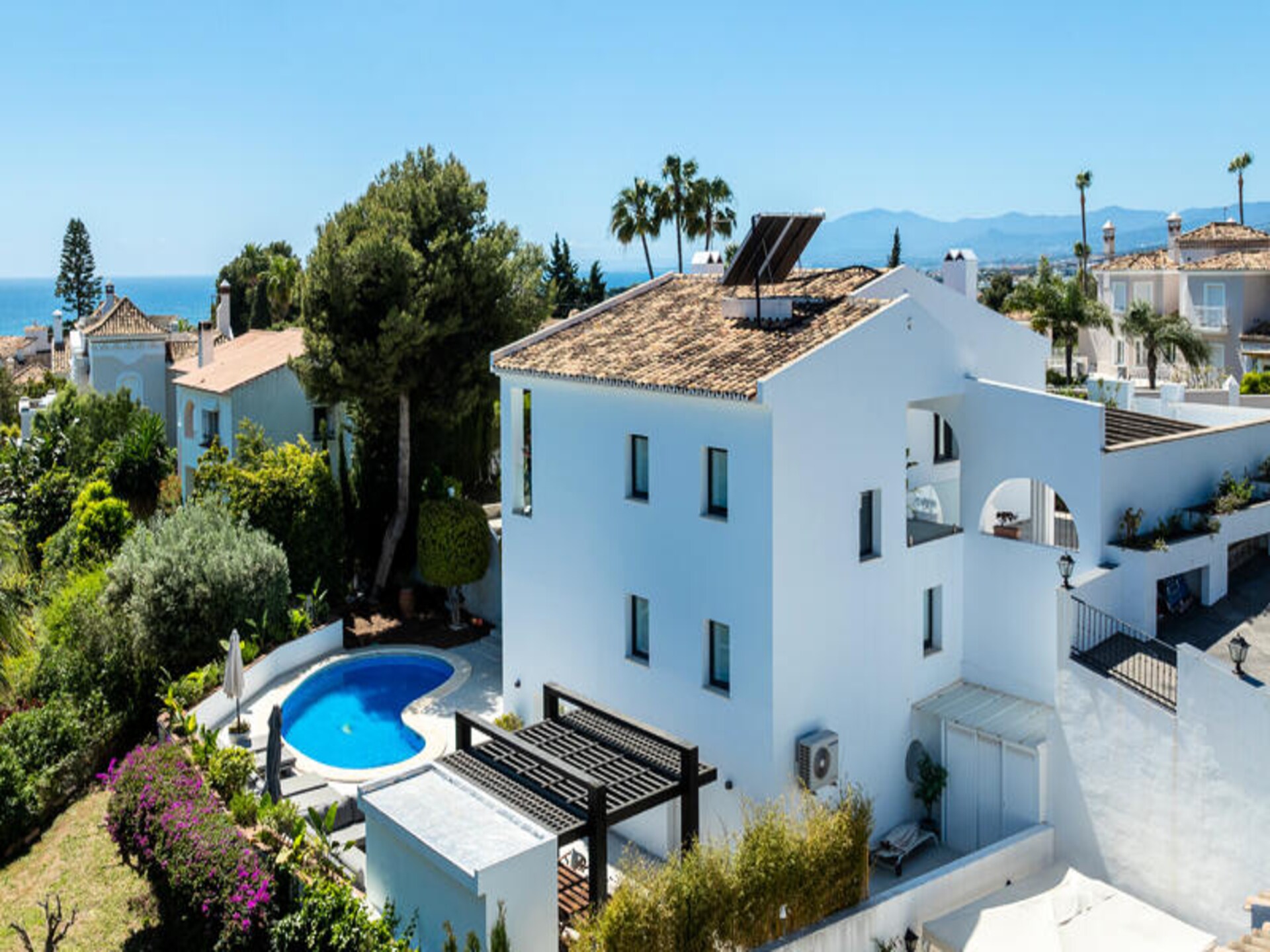 Luxe villa met zeezicht en zwembad in El Rosario, Marbella - foto 41