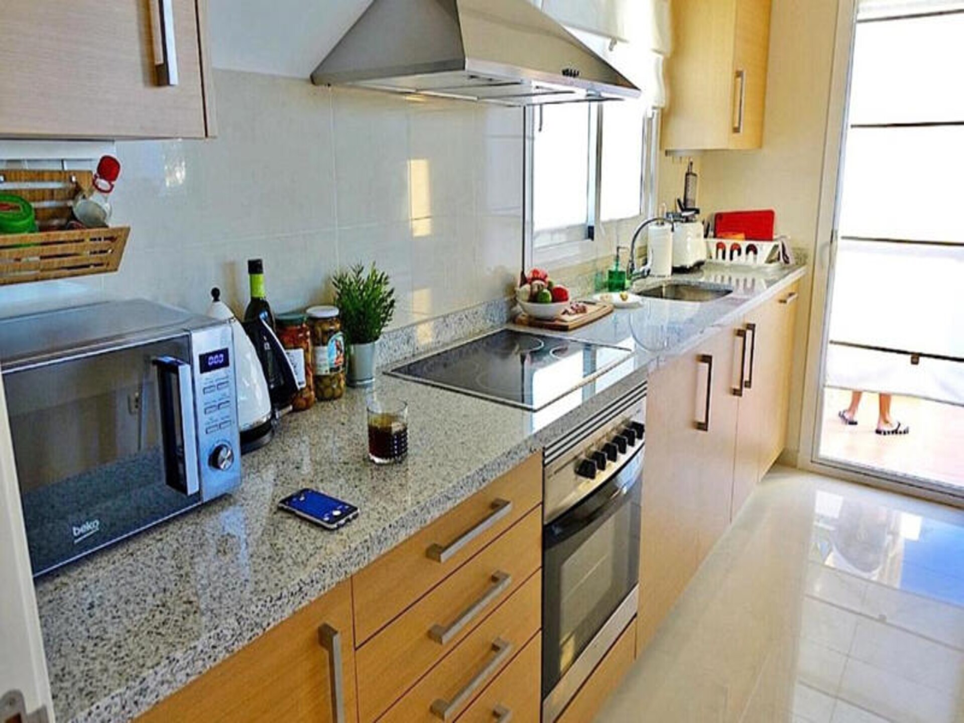 Modern appartement aan kristalheldere lagune in Casares, vlakbij Estepona - foto 9
