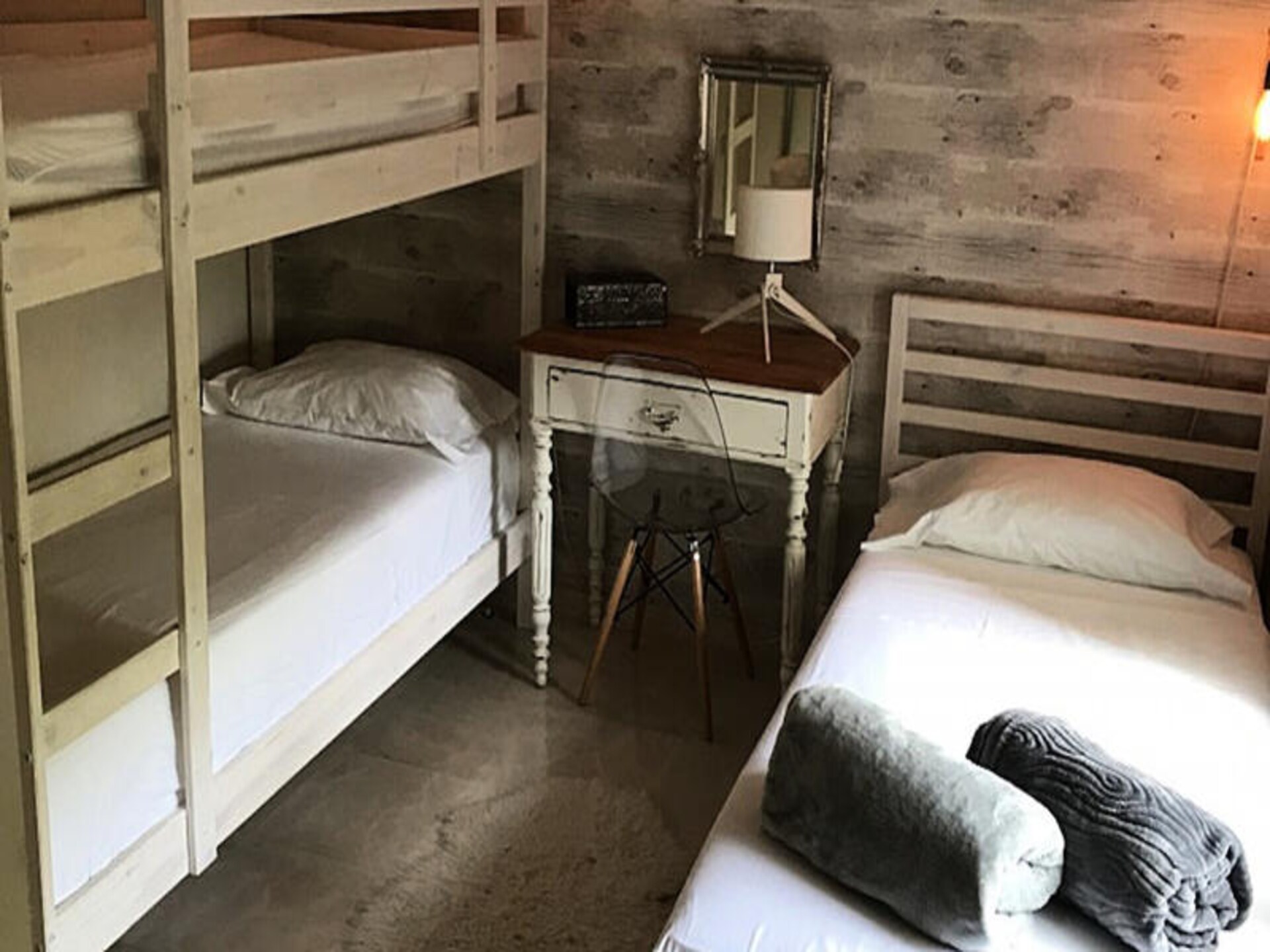 Modern appartement aan kristalheldere lagune in Casares, vlakbij Estepona - foto 12