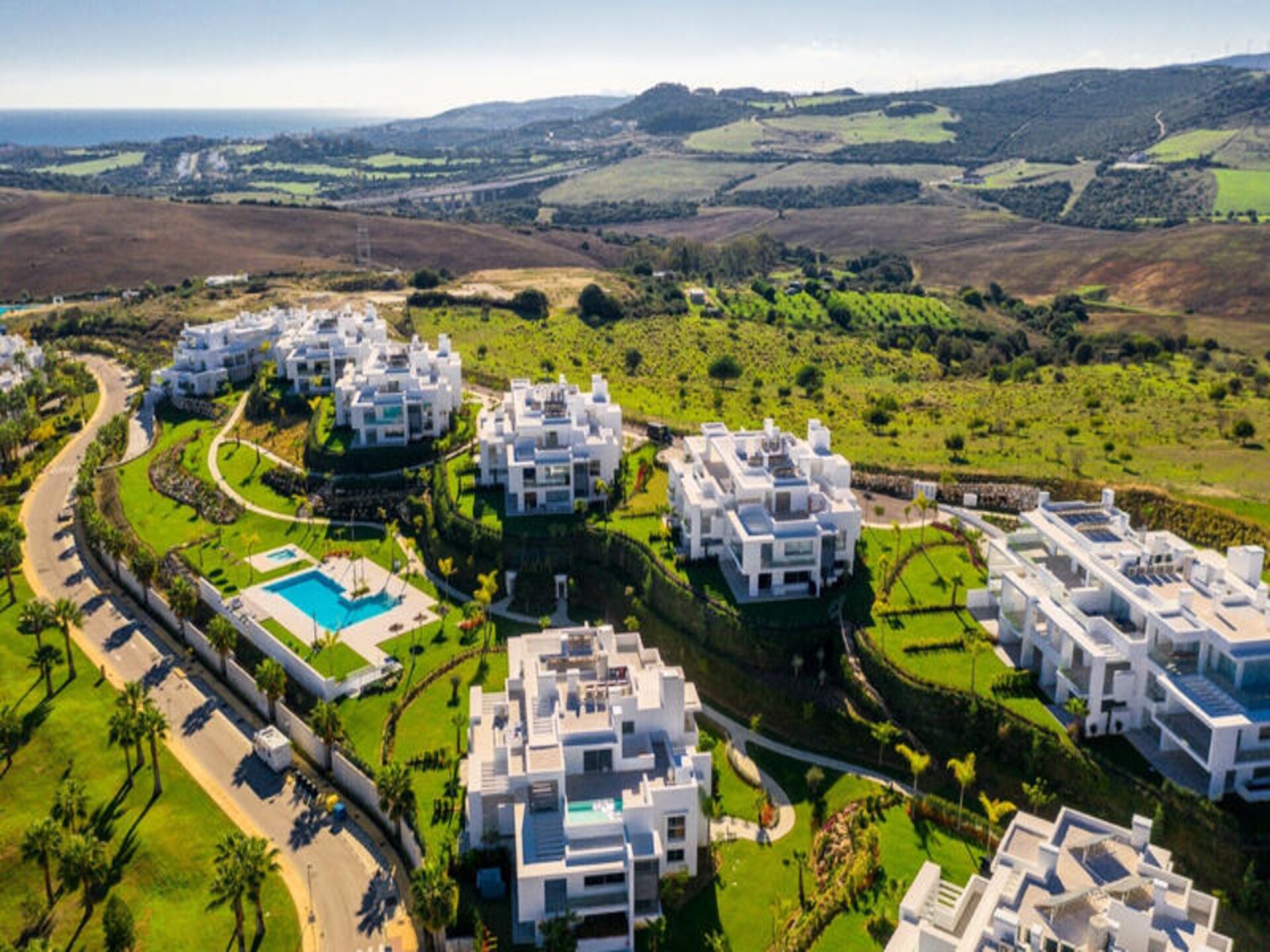 Modern appartement aan kristalheldere lagune in Casares, vlakbij Estepona - foto 16