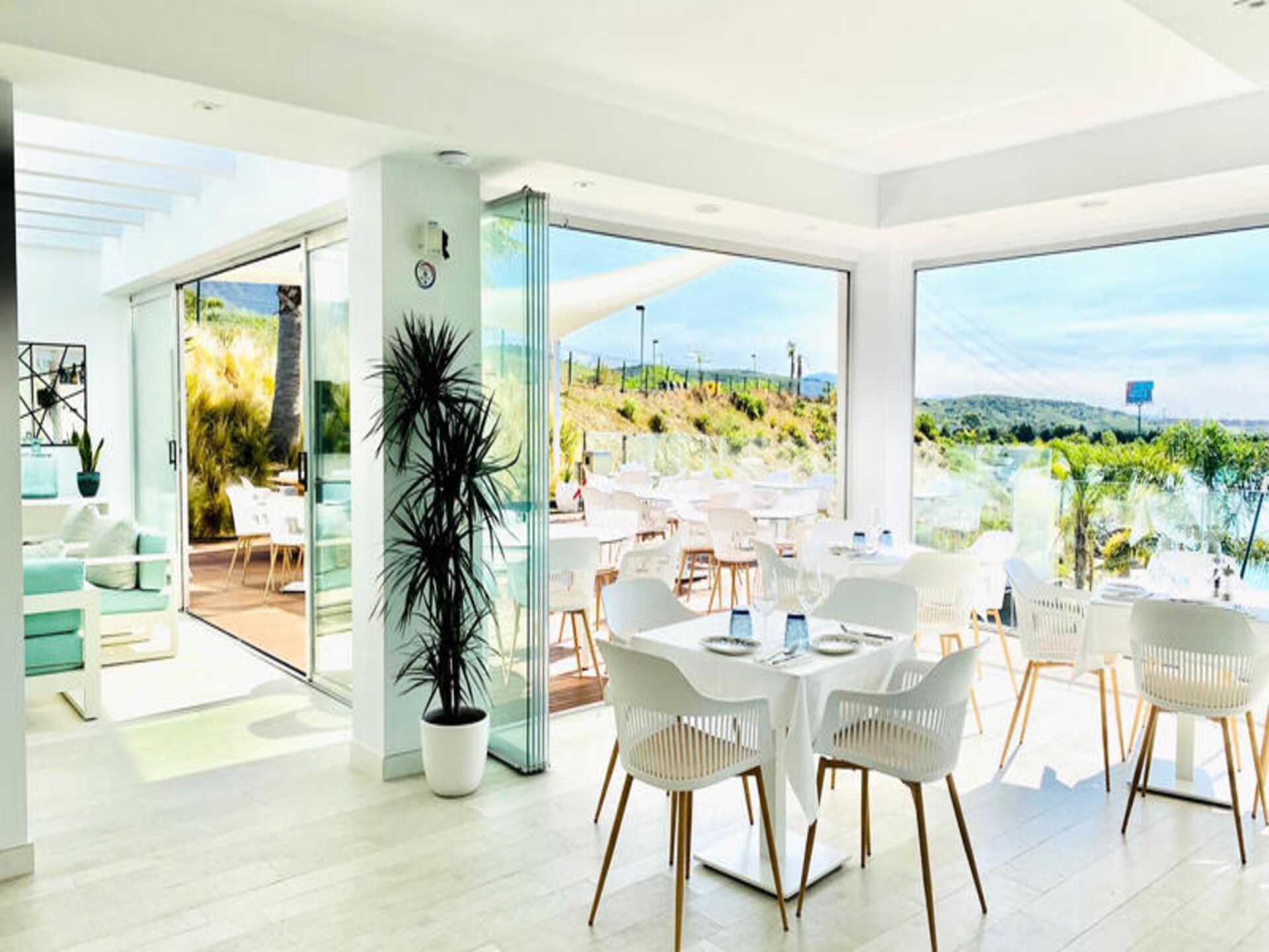 Modern appartement aan kristalheldere lagune in Casares, vlakbij Estepona - foto 34