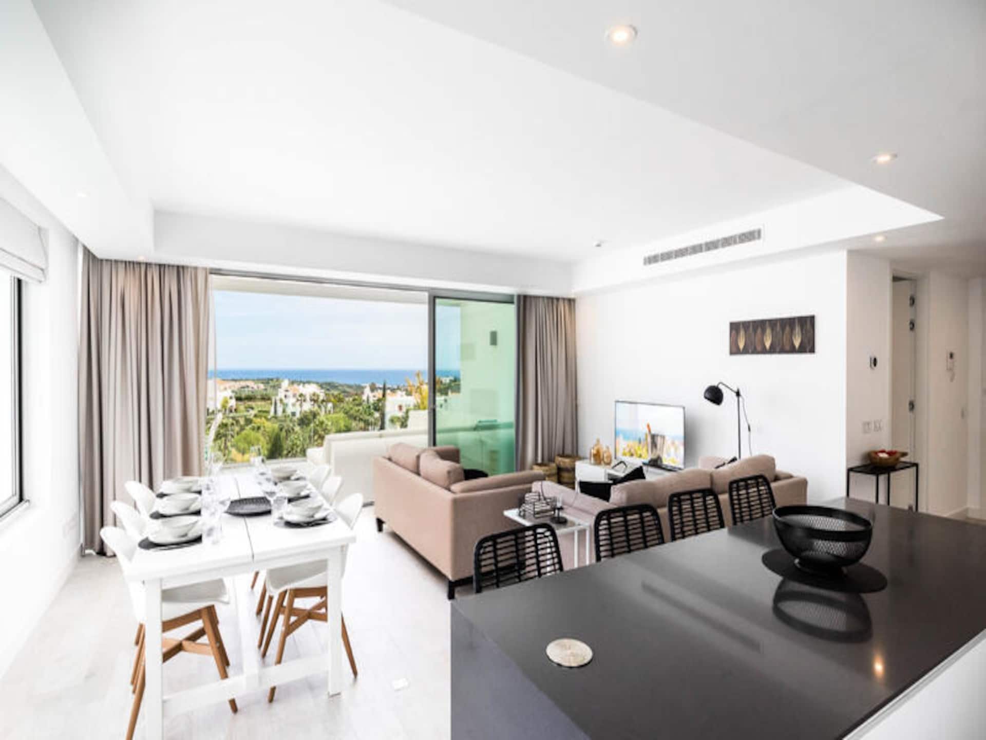 Luxe appartement aan kristalheldere lagune bij Estepona - foto 6
