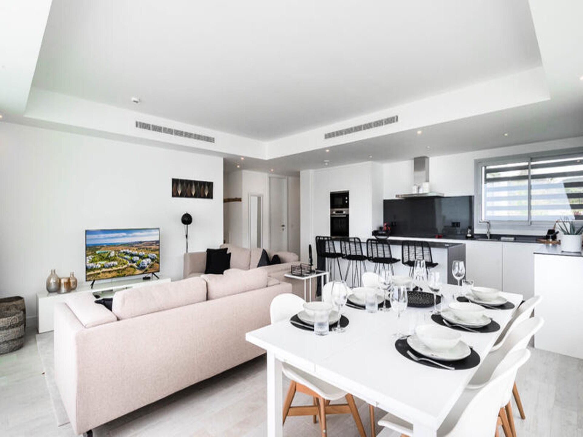 Luxe appartement aan kristalheldere lagune bij Estepona - foto 9
