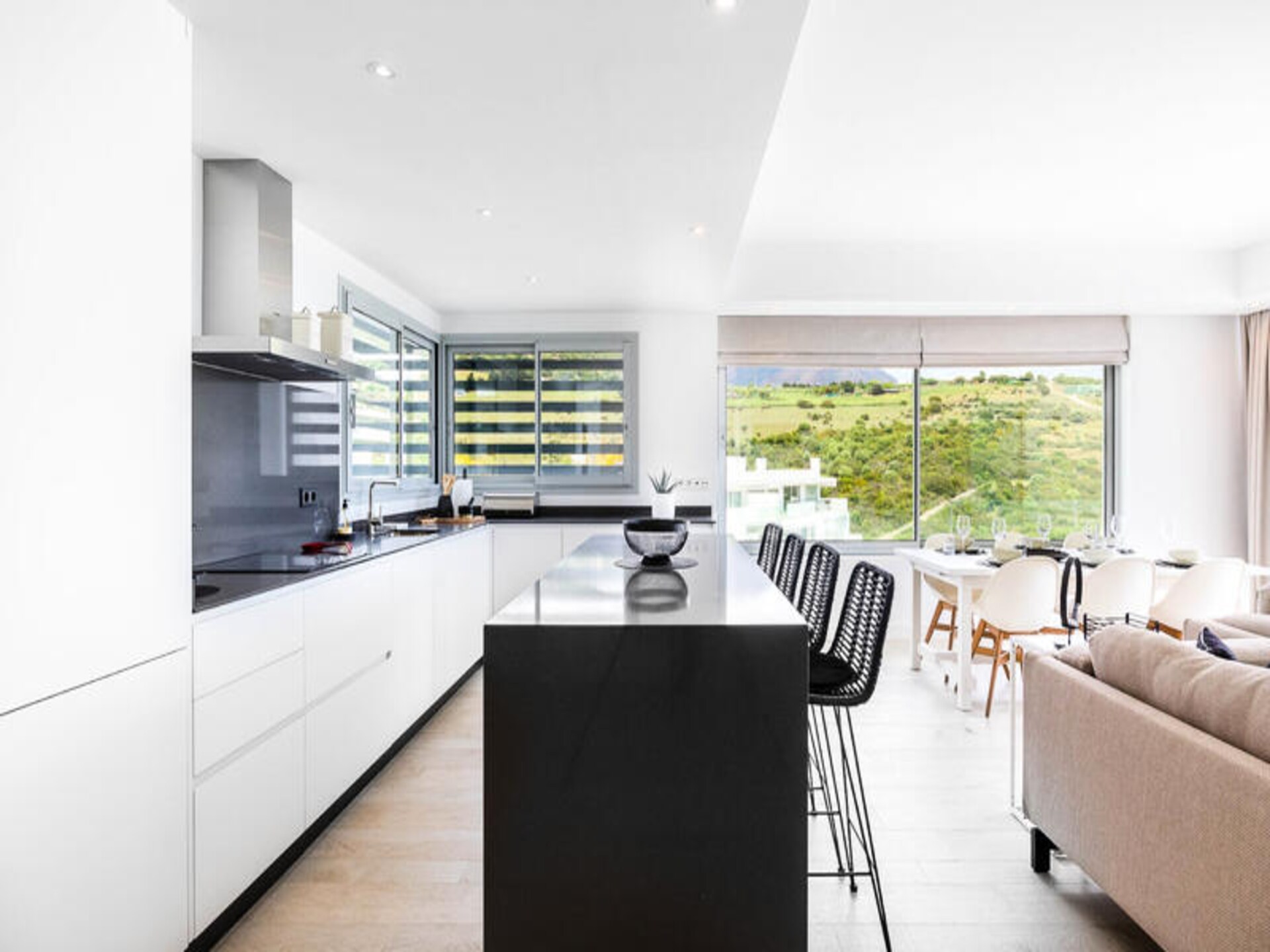 Luxe appartement aan kristalheldere lagune bij Estepona - foto 12