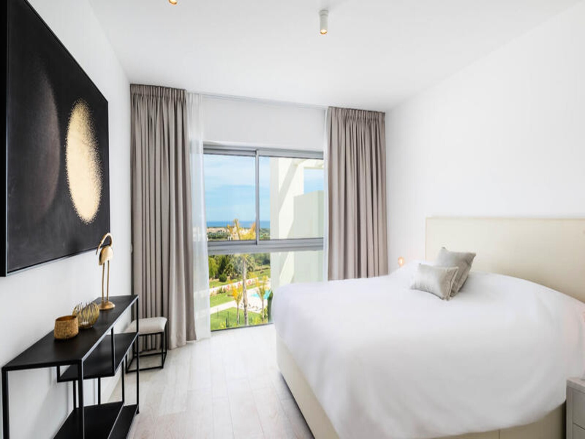 Luxe appartement aan kristalheldere lagune bij Estepona - foto 17