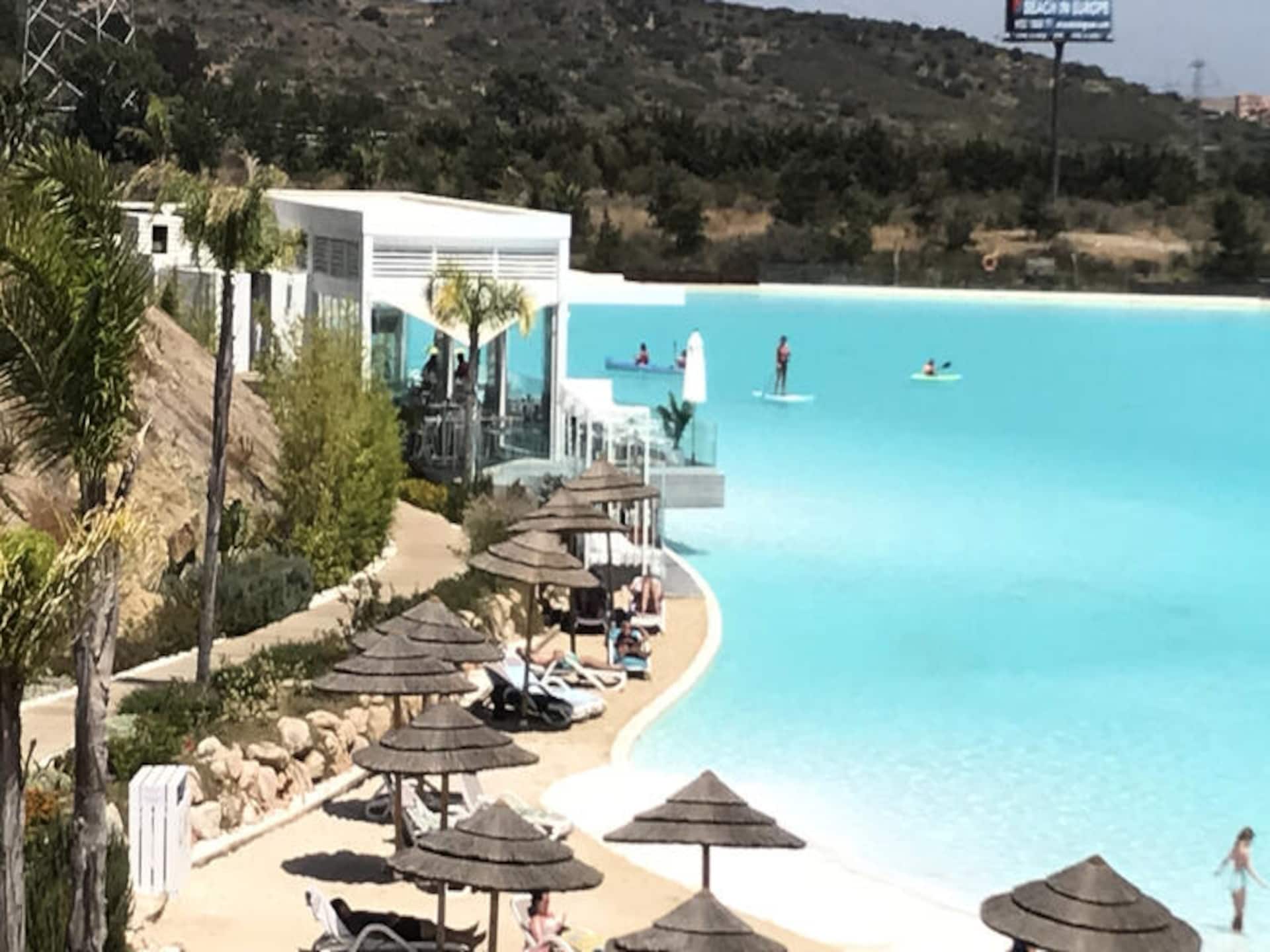 Luxe appartement aan kristalheldere lagune bij Estepona - foto 24