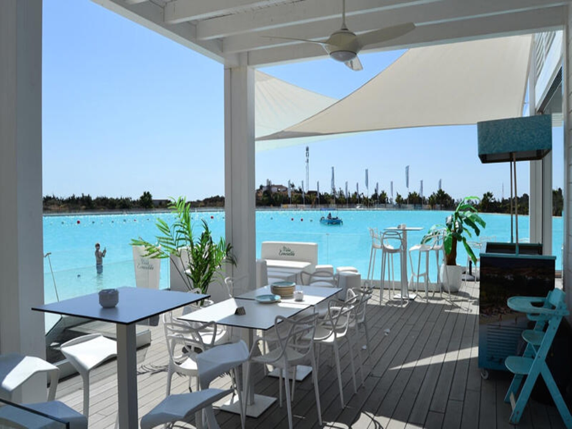 Luxe appartement aan kristalheldere lagune bij Estepona - foto 37