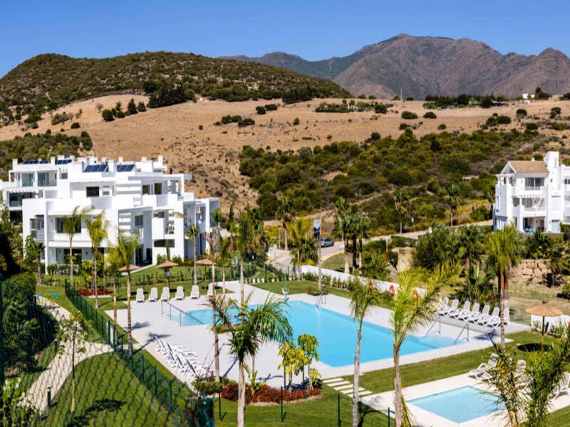 Luxe appartement aan kristalheldere lagune bij Estepona - foto 58