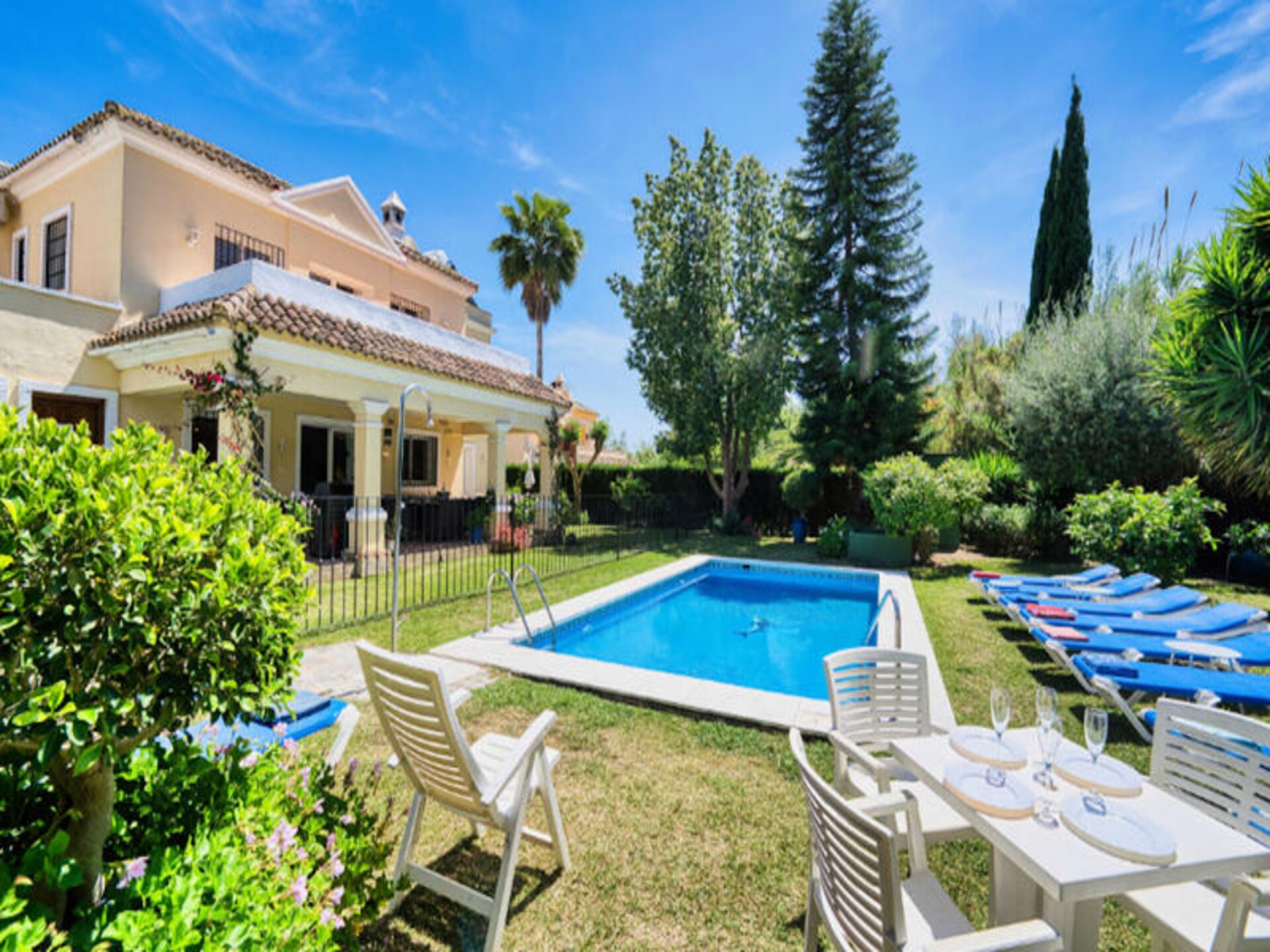 Elegante villa met dakterras en zwembad nabij Marbella - foto 22