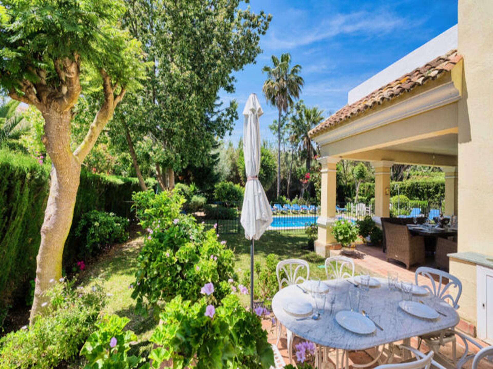 Elegante villa met dakterras en zwembad nabij Marbella - foto 25