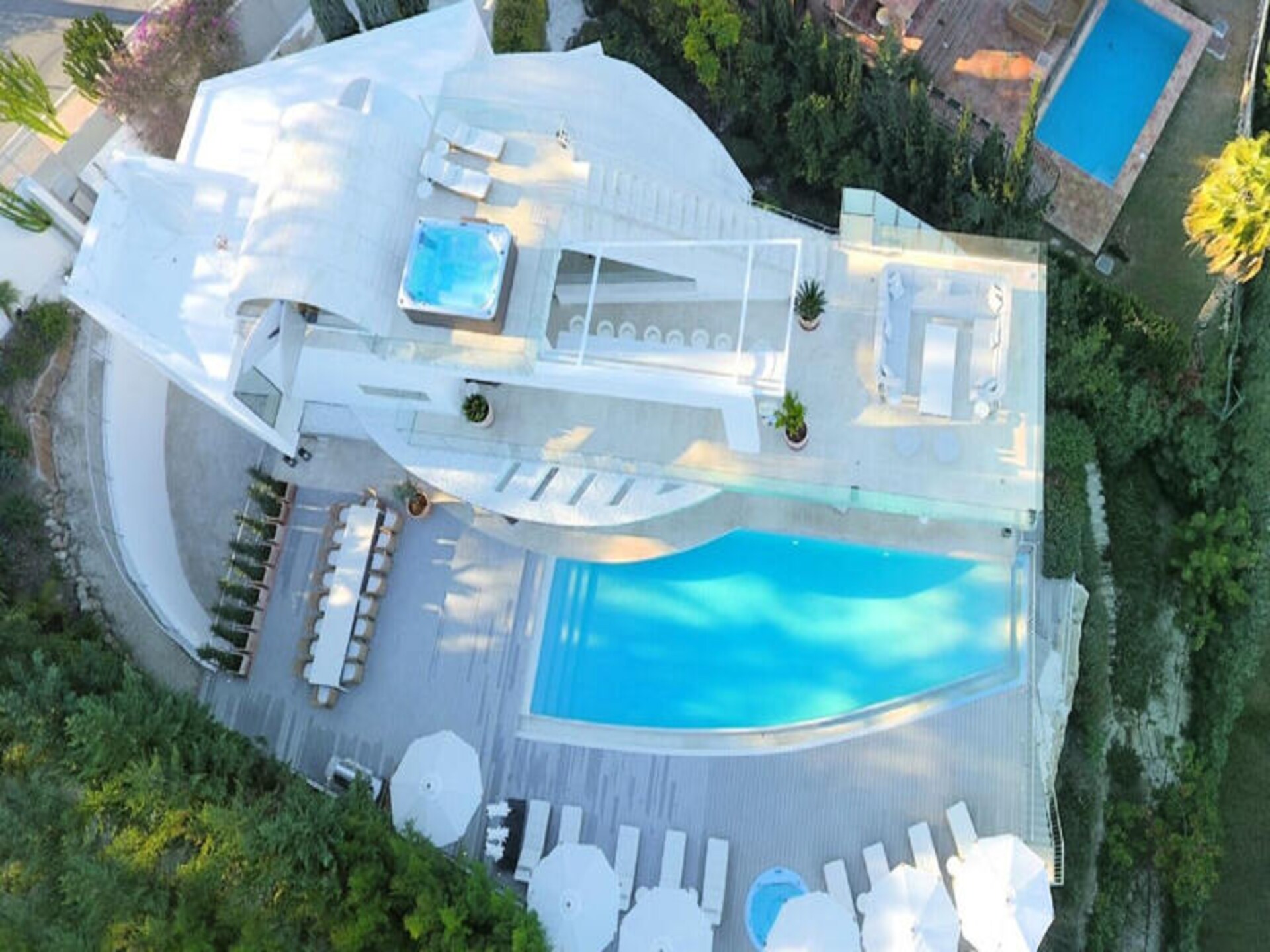 Luxe villa voor 16 personen in Nueva Andalucía met privézwembad en panoramisch uitzicht op zee - foto 4