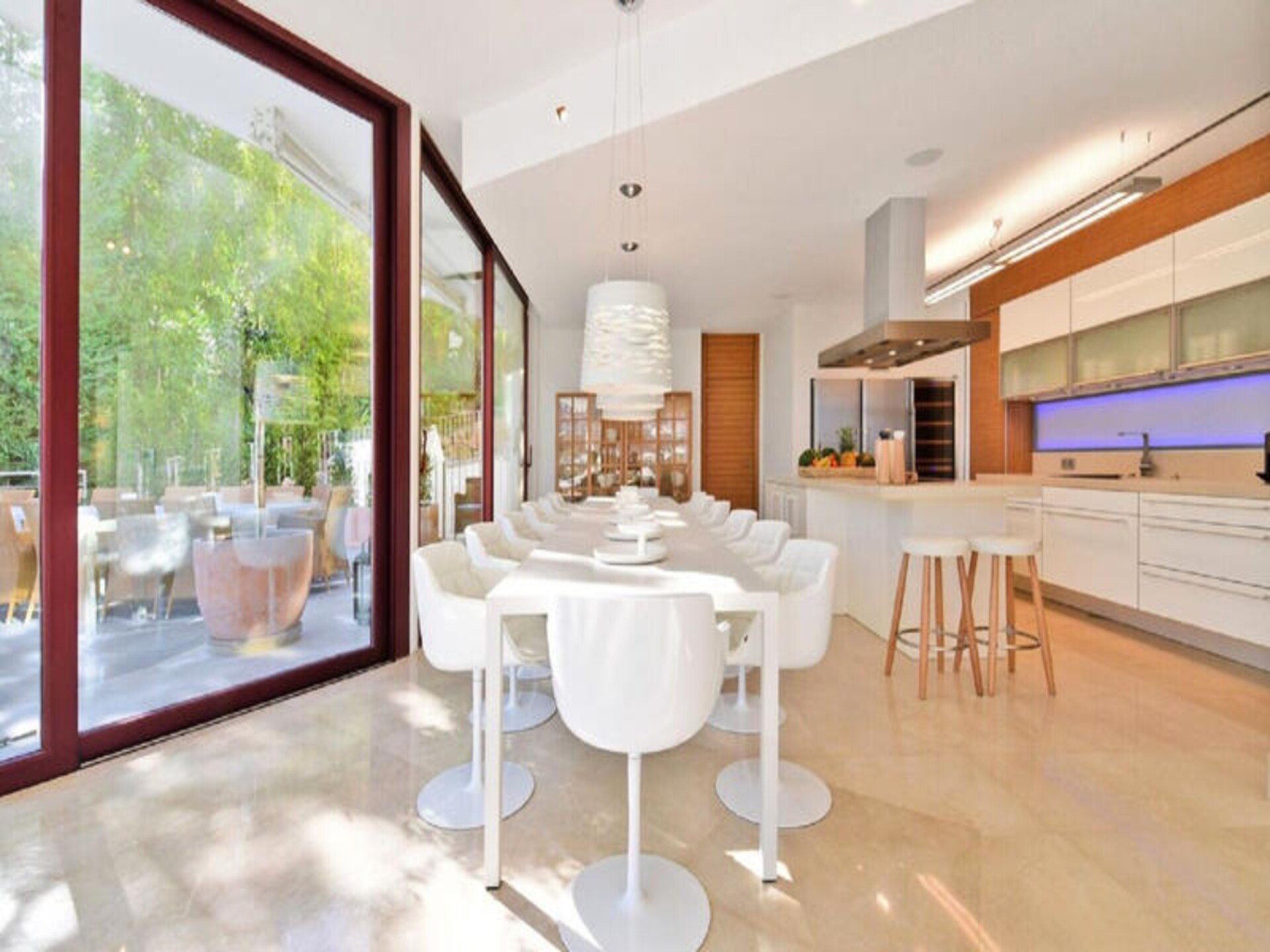 Luxe villa voor 16 personen in Nueva Andalucía met privézwembad en panoramisch uitzicht op zee - foto 16