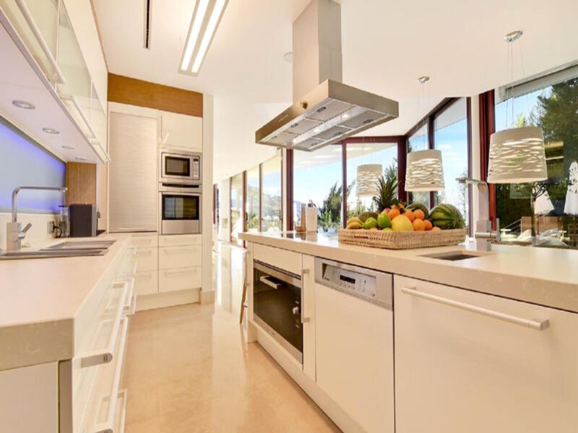 Luxe villa voor 16 personen in Nueva Andalucía met privézwembad en panoramisch uitzicht op zee - foto 18