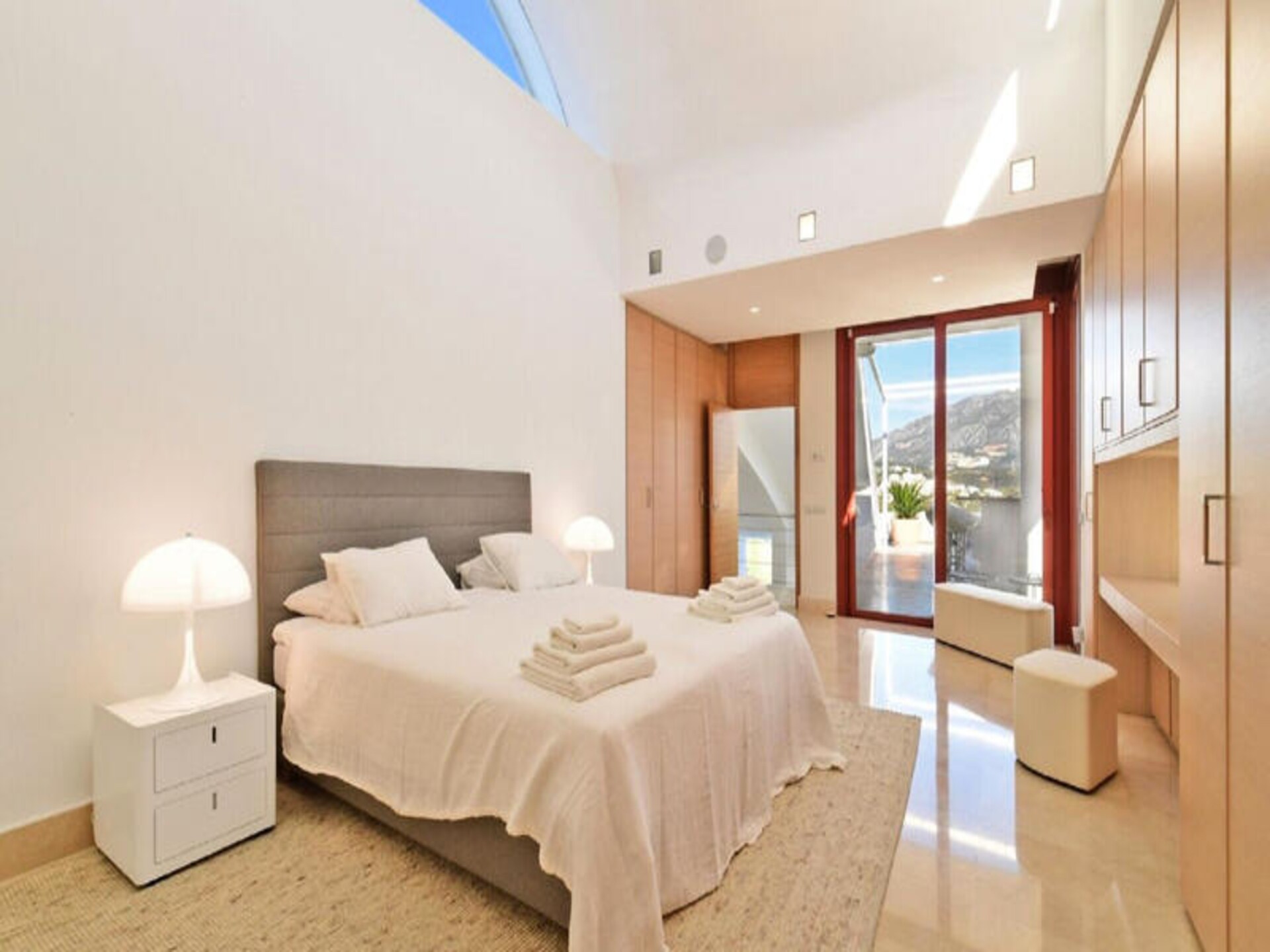 Luxe villa voor 16 personen in Nueva Andalucía met privézwembad en panoramisch uitzicht op zee - foto 22