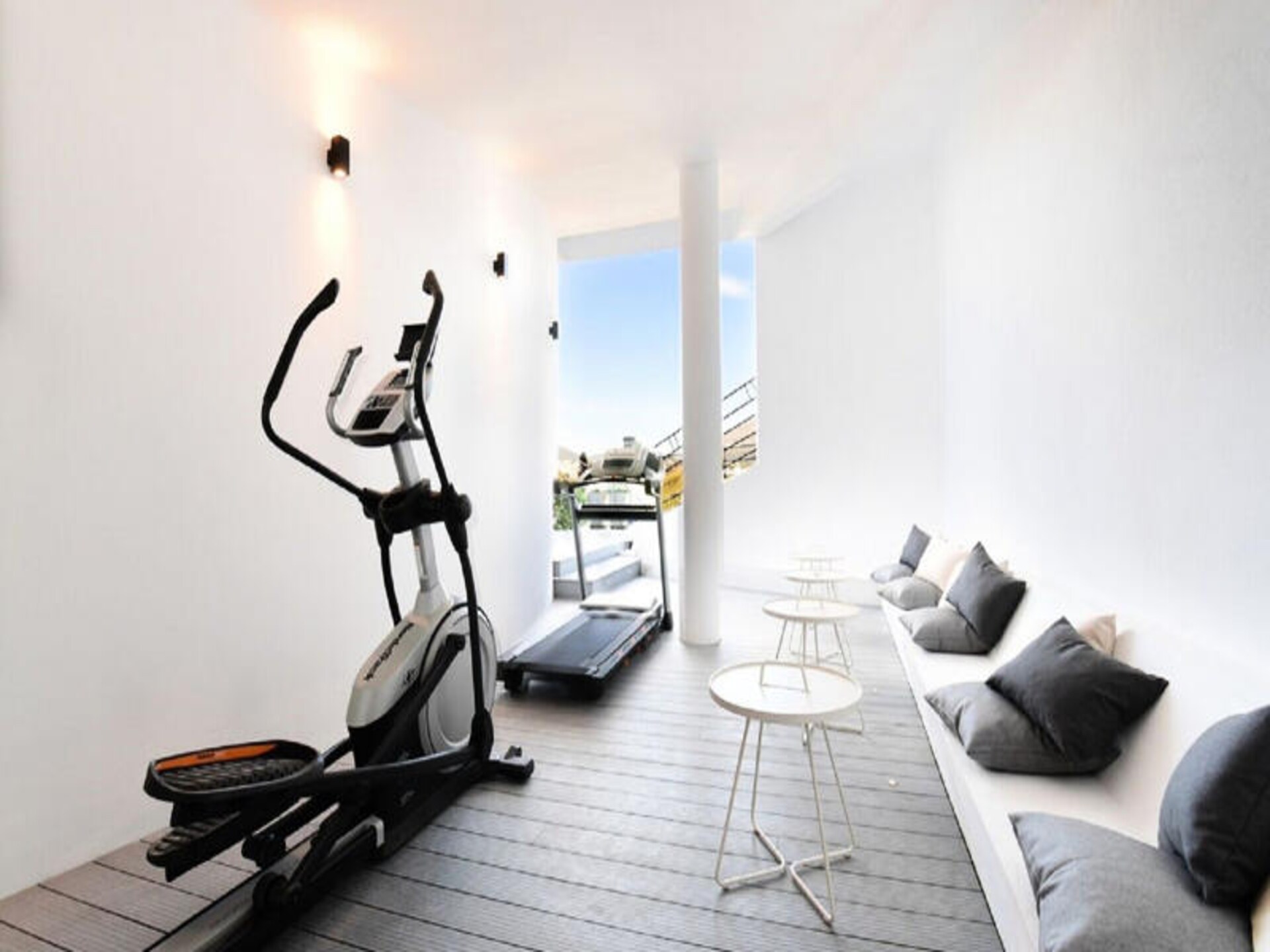 Luxe villa voor 16 personen in Nueva Andalucía met privézwembad en panoramisch uitzicht op zee - foto 33