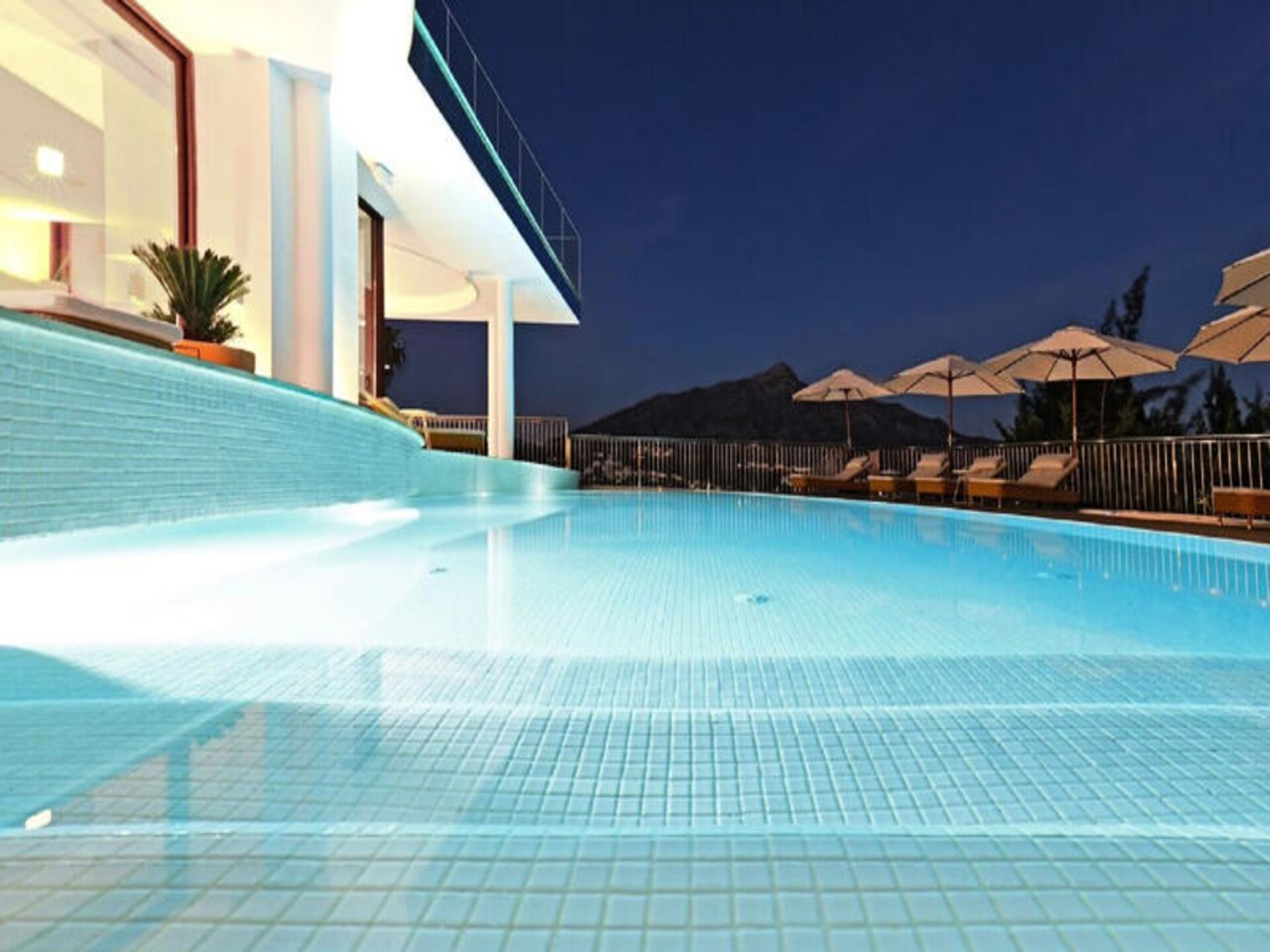 Luxe villa voor 16 personen in Nueva Andalucía met privézwembad en panoramisch uitzicht op zee - foto 42