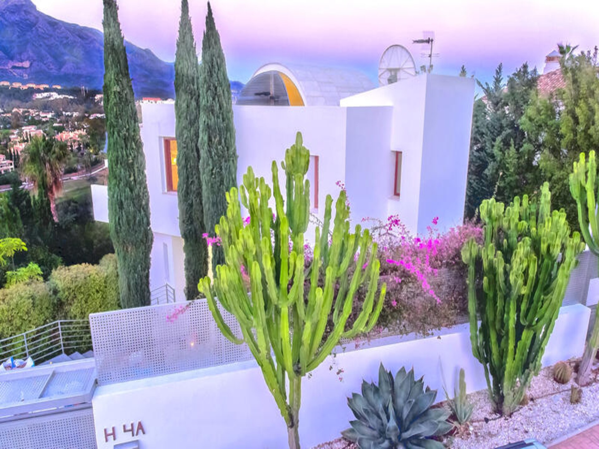 Luxe villa voor 16 personen in Nueva Andalucía met privézwembad en panoramisch uitzicht op zee - foto 60
