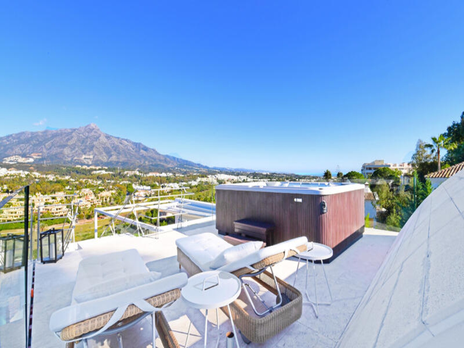 Luxe villa voor 16 personen in Nueva Andalucía met privézwembad en panoramisch uitzicht op zee - foto 63