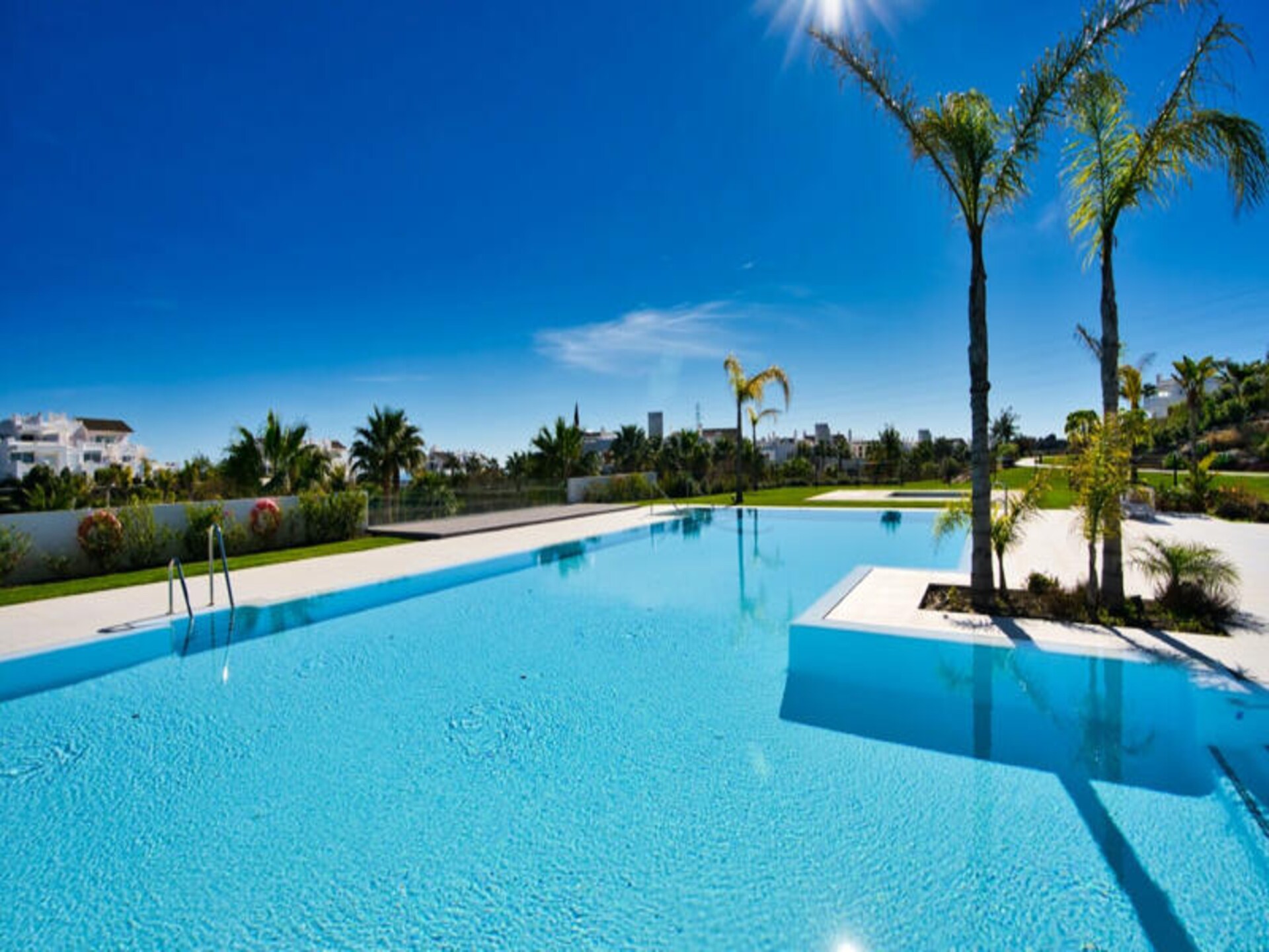 Modern Appartement aan de Kristalheldere Lagune van Casares, Costa del Sol - foto 3