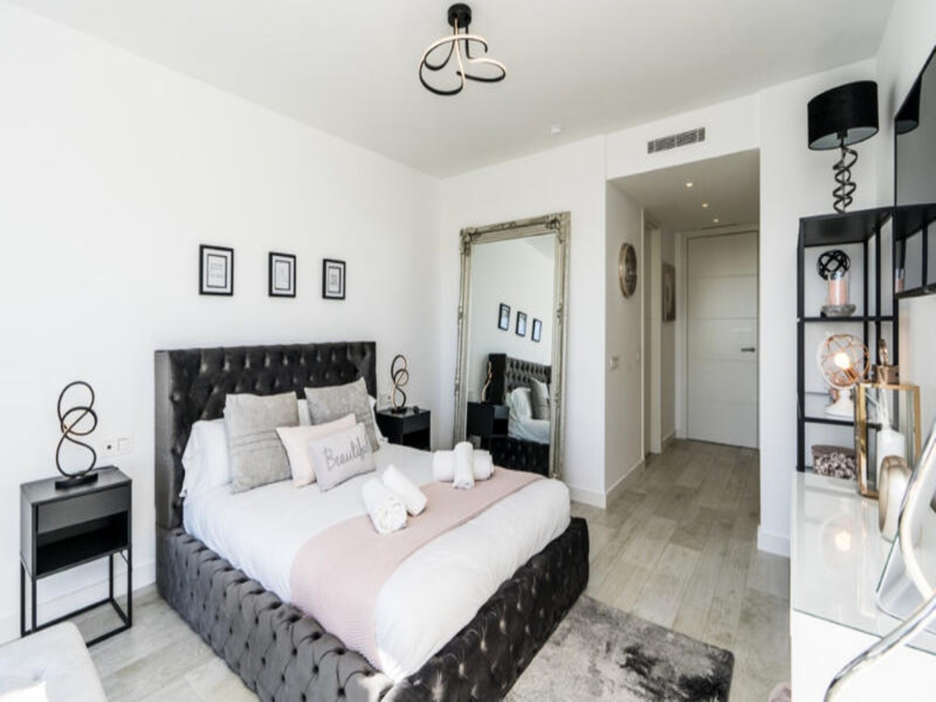 Modern Appartement aan de Kristalheldere Lagune van Casares, Costa del Sol - foto 15